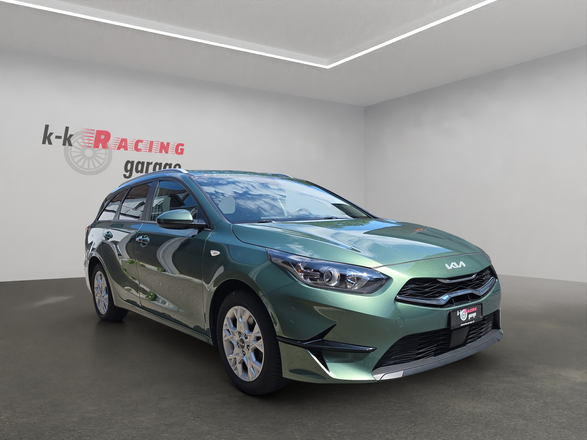 KIA Ceed SW Prestige-showroom-element-2