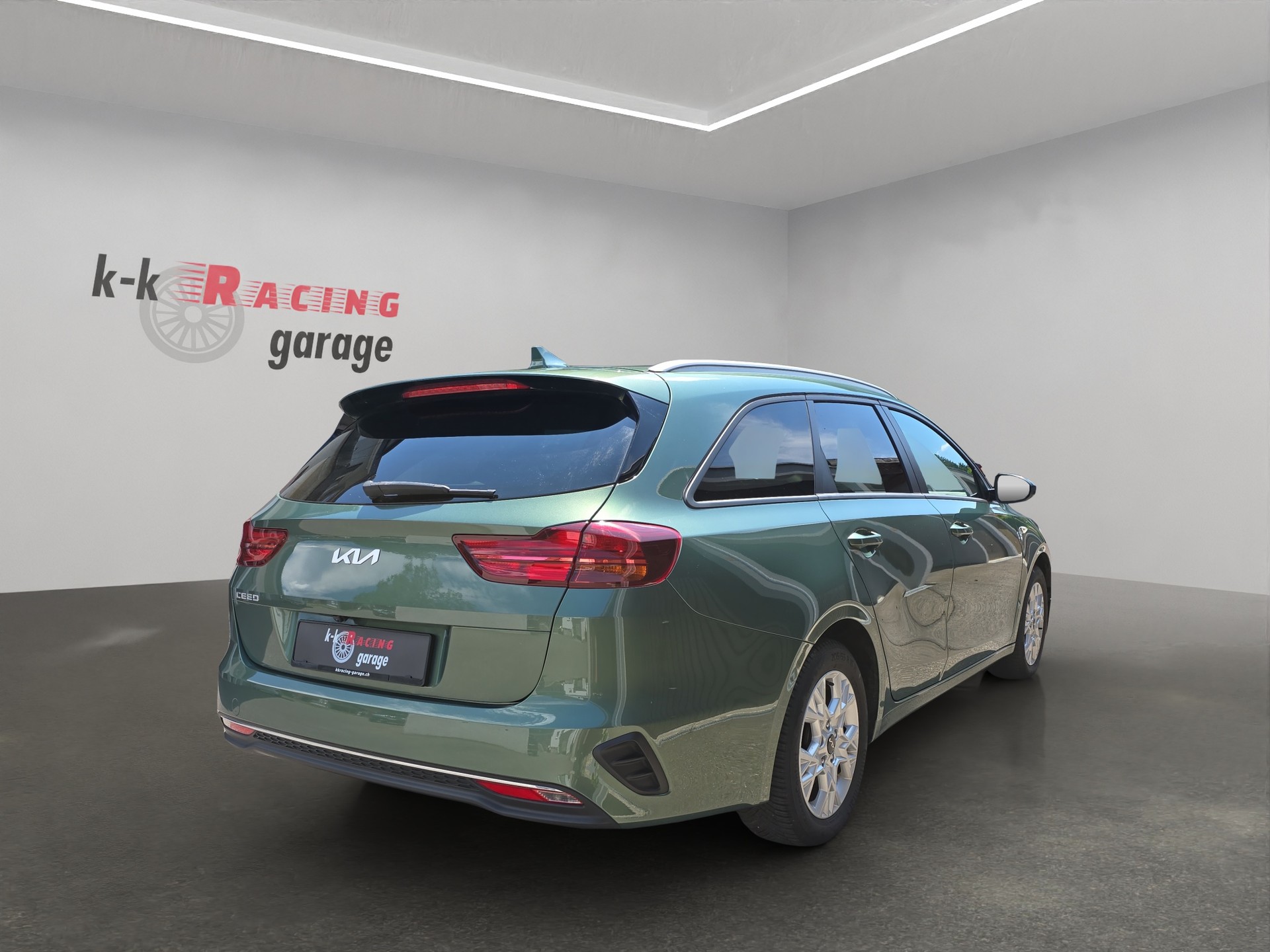 KIA Ceed SW Prestige-showroom-element-3