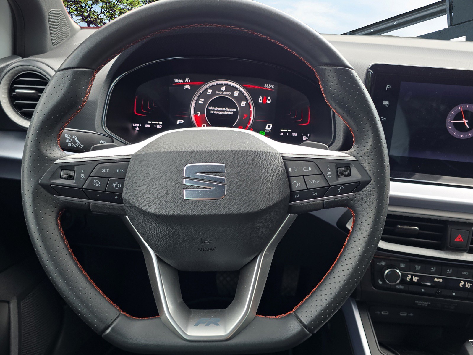 SEAT Arona 1.5 Eco TSI FR DSG-image-10