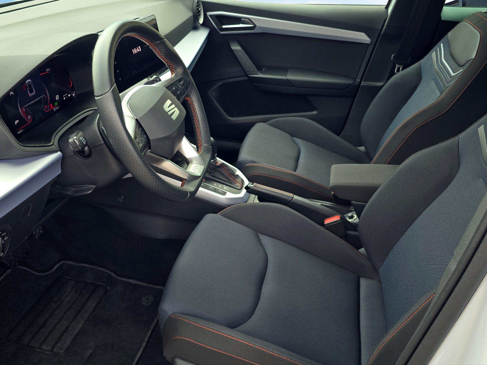 SEAT Arona 1.5 Eco TSI FR DSG-image-6