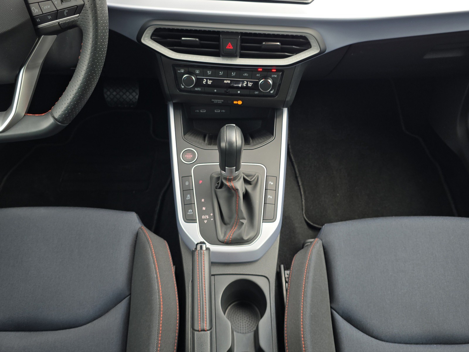 SEAT Arona 1.5 Eco TSI FR DSG-image-9