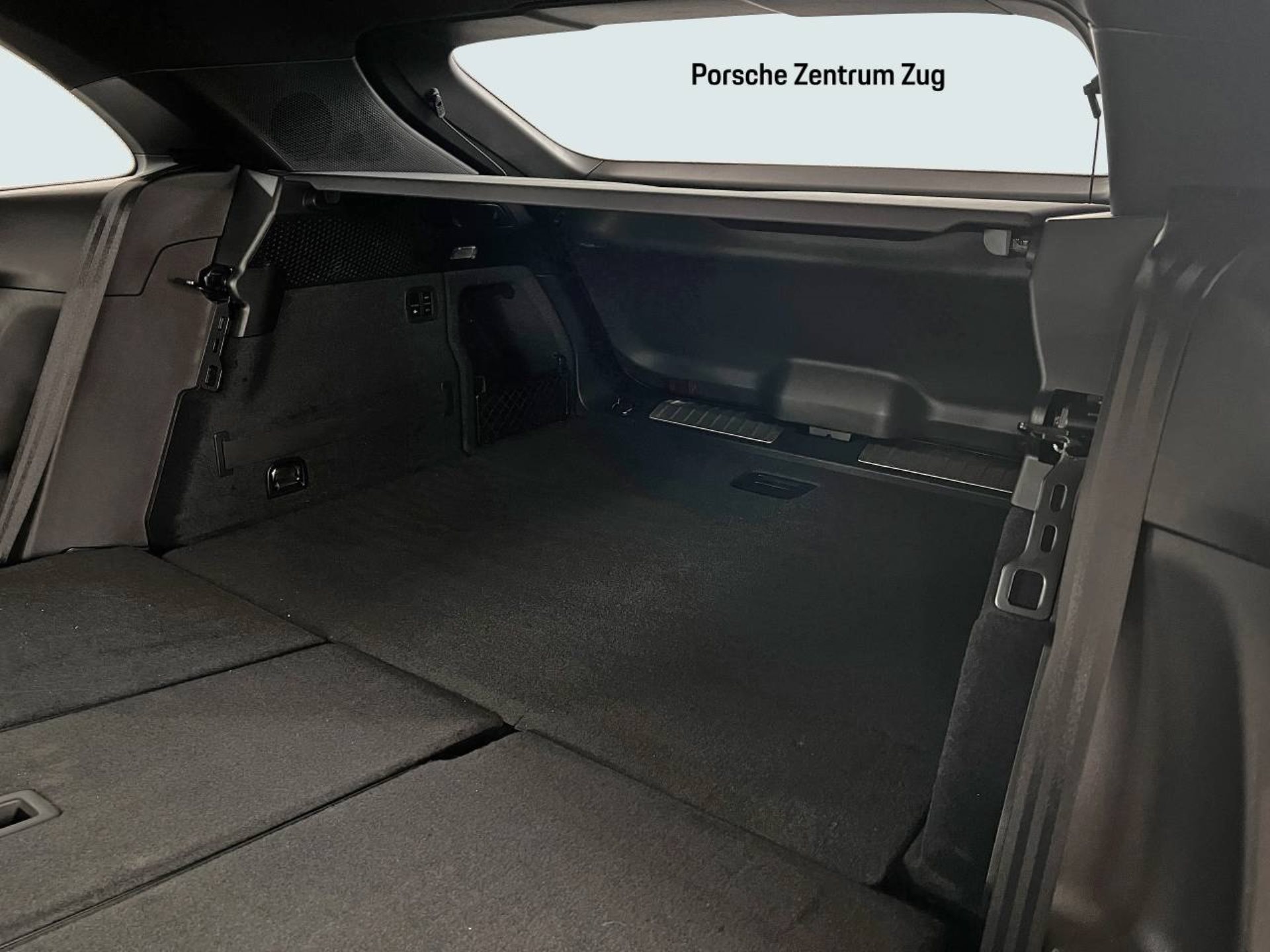 PORSCHE Macan 4-image-26