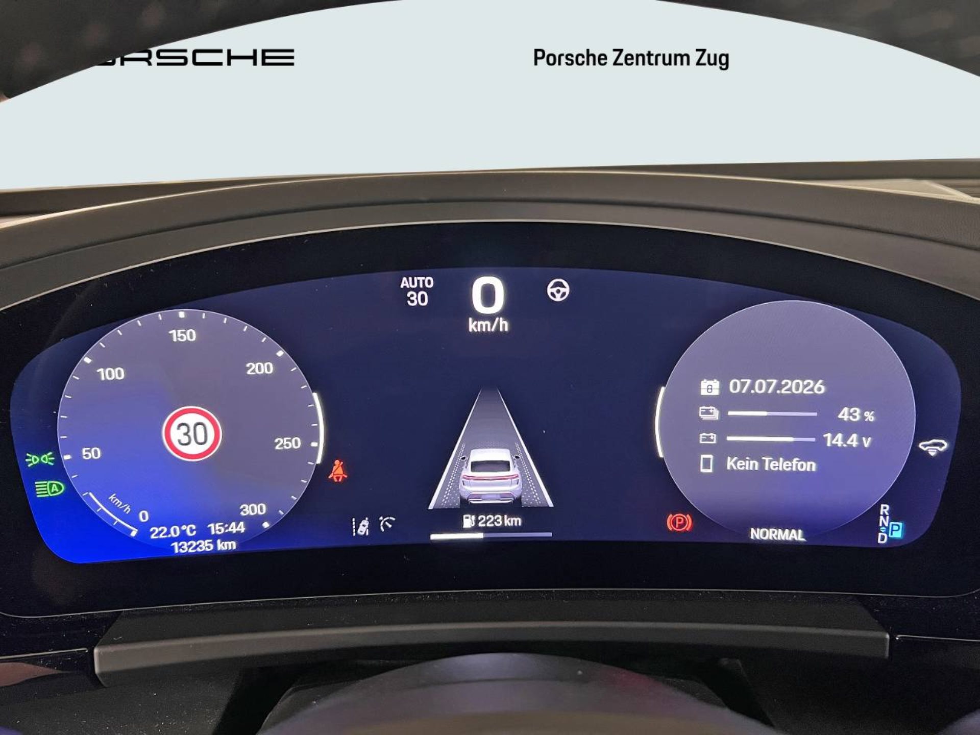 PORSCHE Macan 4-image-27