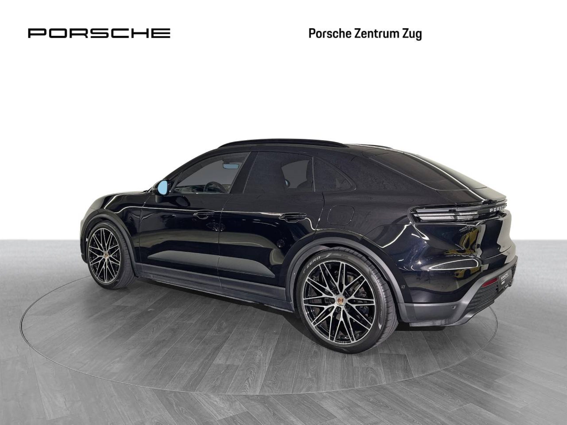 PORSCHE Macan 4-showroom-element-2