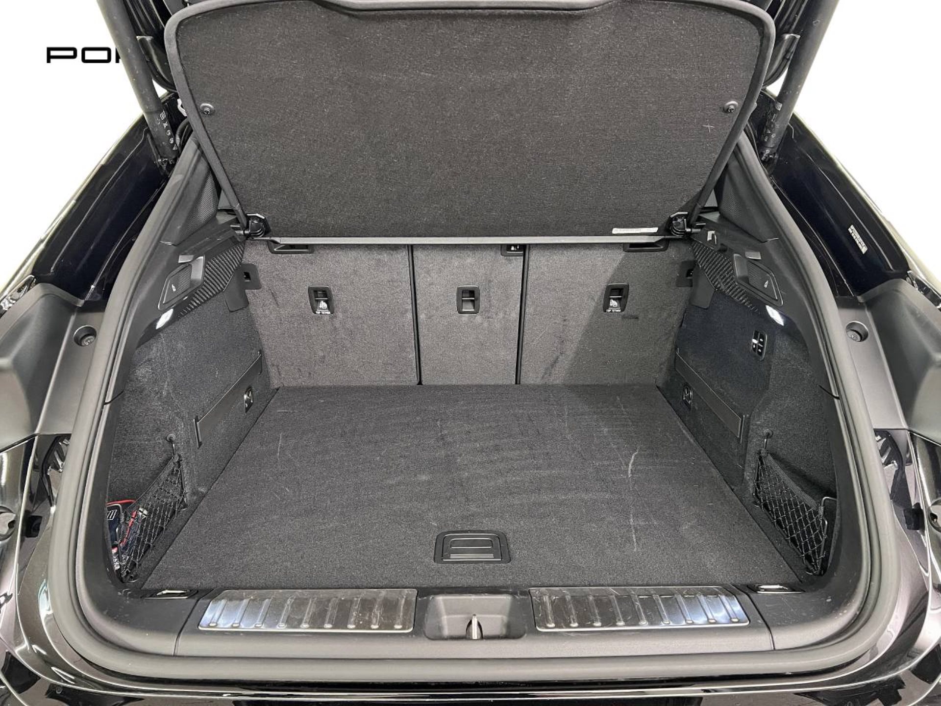 PORSCHE Macan 4-image-14