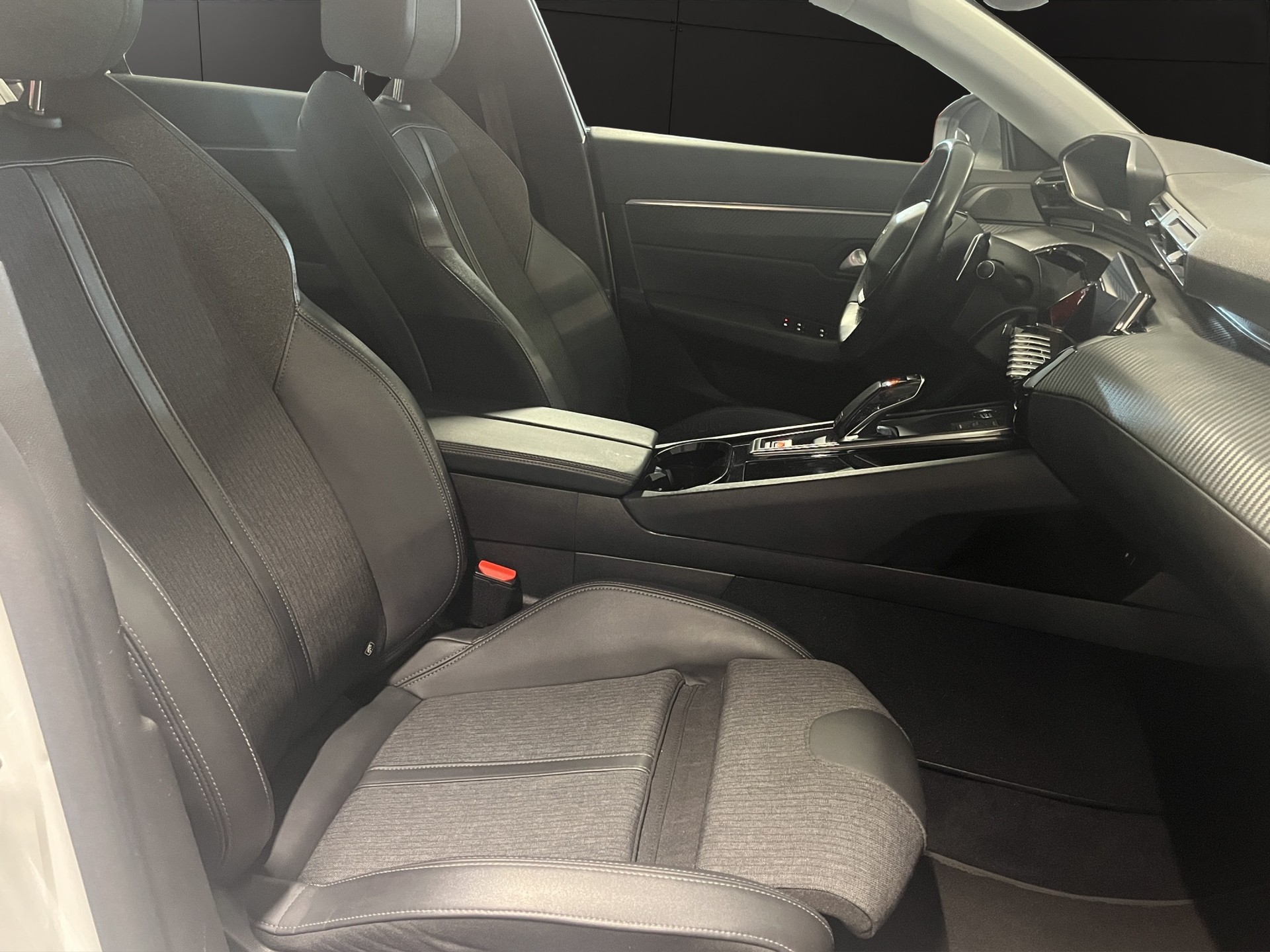 PEUGEOT 508 SW 1.6 Pure Tech Allure EAT8-image-7