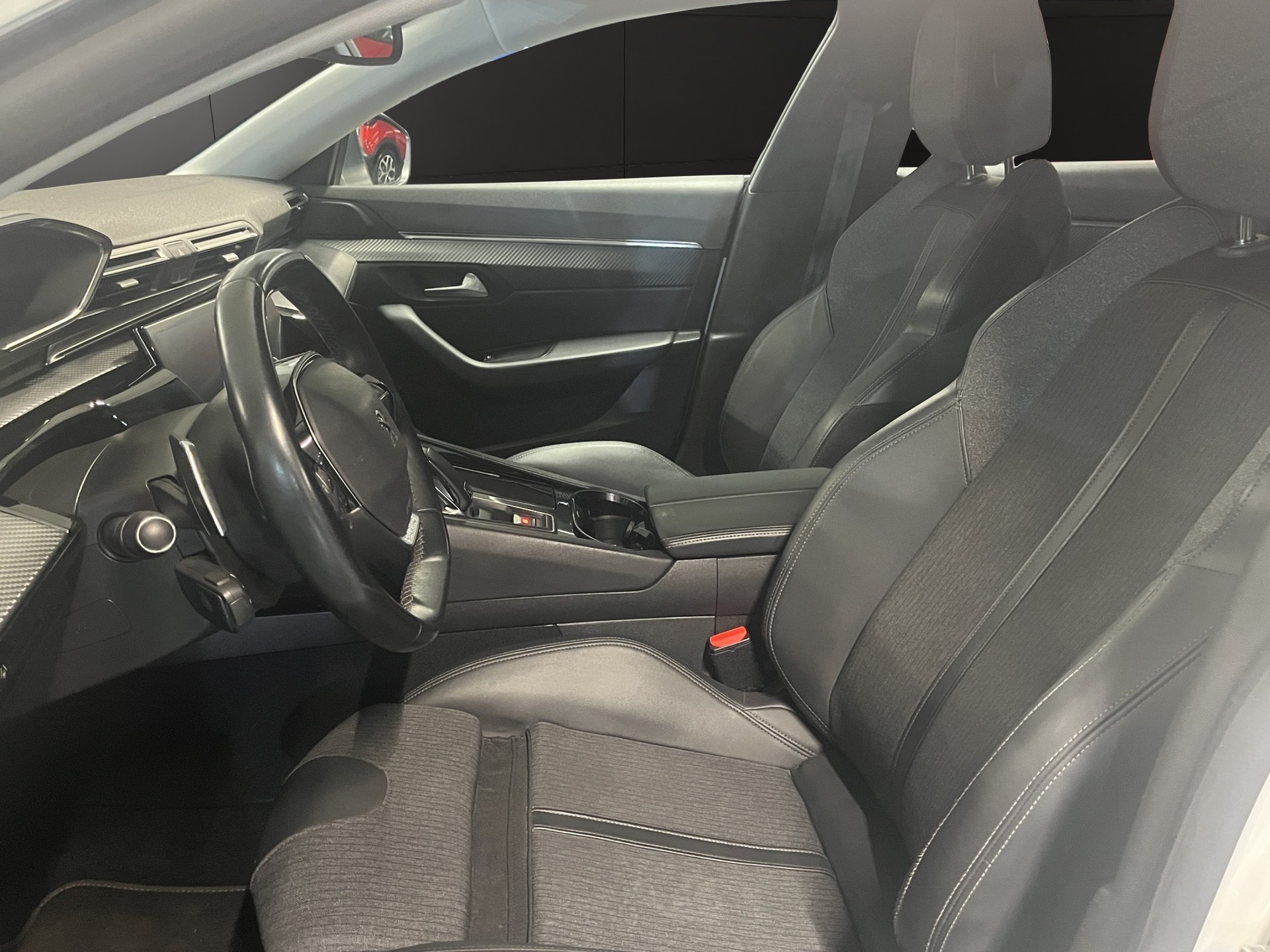 PEUGEOT 508 SW 1.6 Pure Tech Allure EAT8-image-5