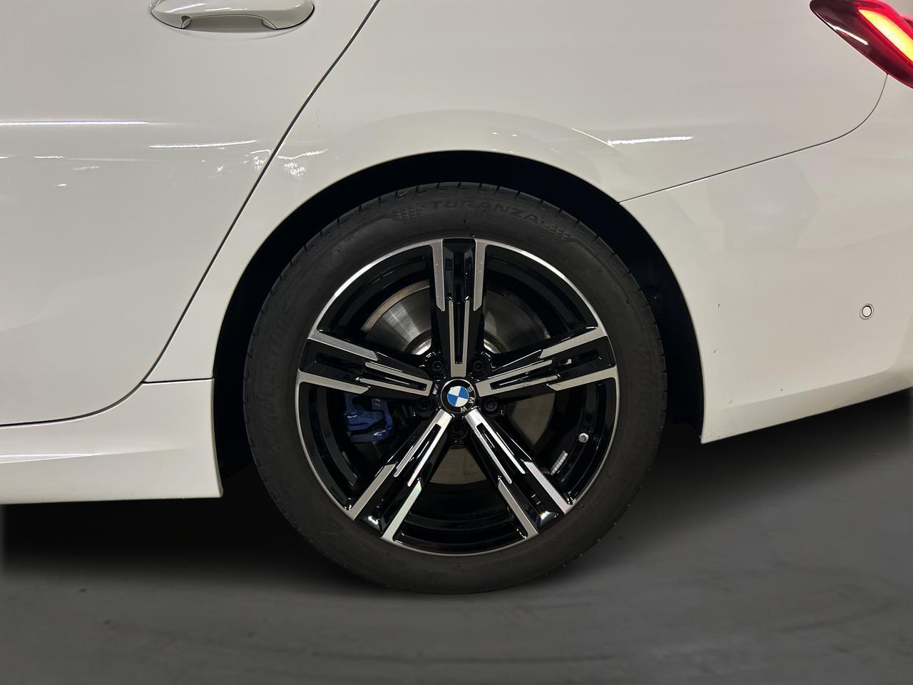 BMW 320d xDrive Touring M Sport-image-11