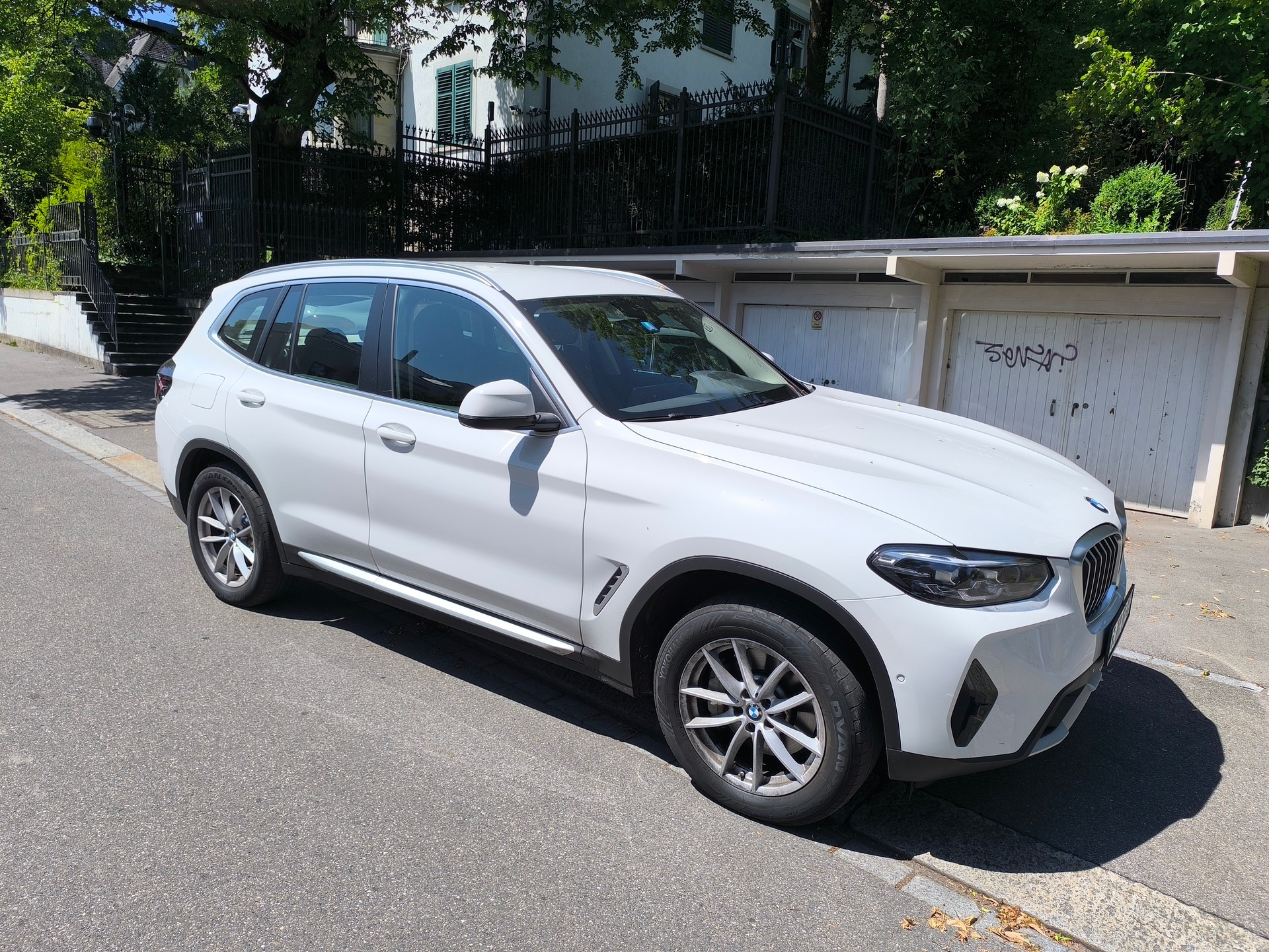 BMW 30i xDrive-image-5