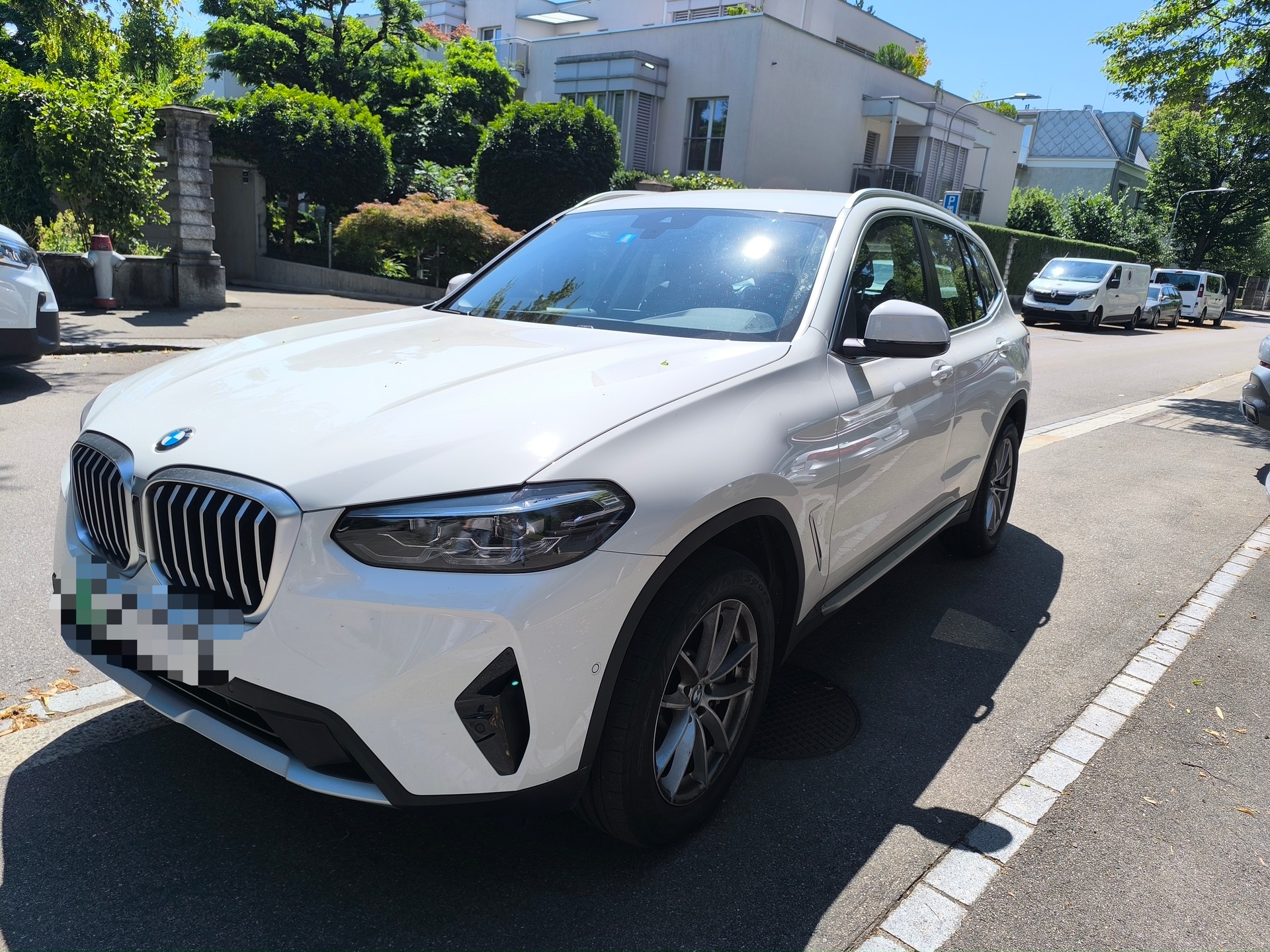 BMW 30i xDrive-image-0