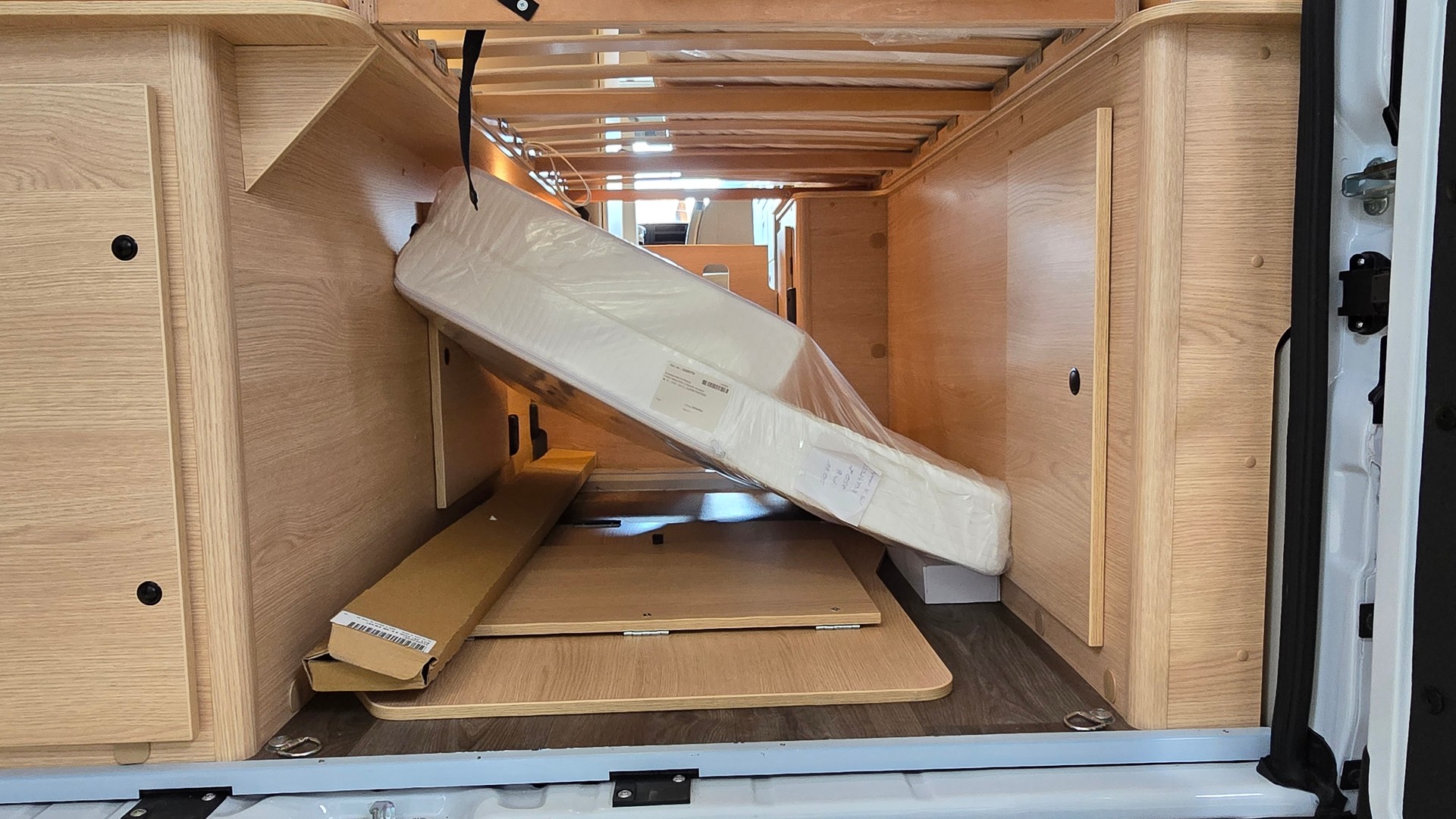LMC Innovan Pure 640 *MJ26* Citroen Jumper 2.2BlueHdi 140PS-image-5