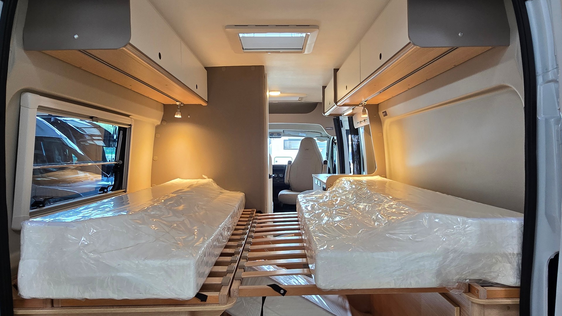 LMC Innovan Pure 640 *MJ26* Citroen Jumper 2.2BlueHdi 140PS-image-4