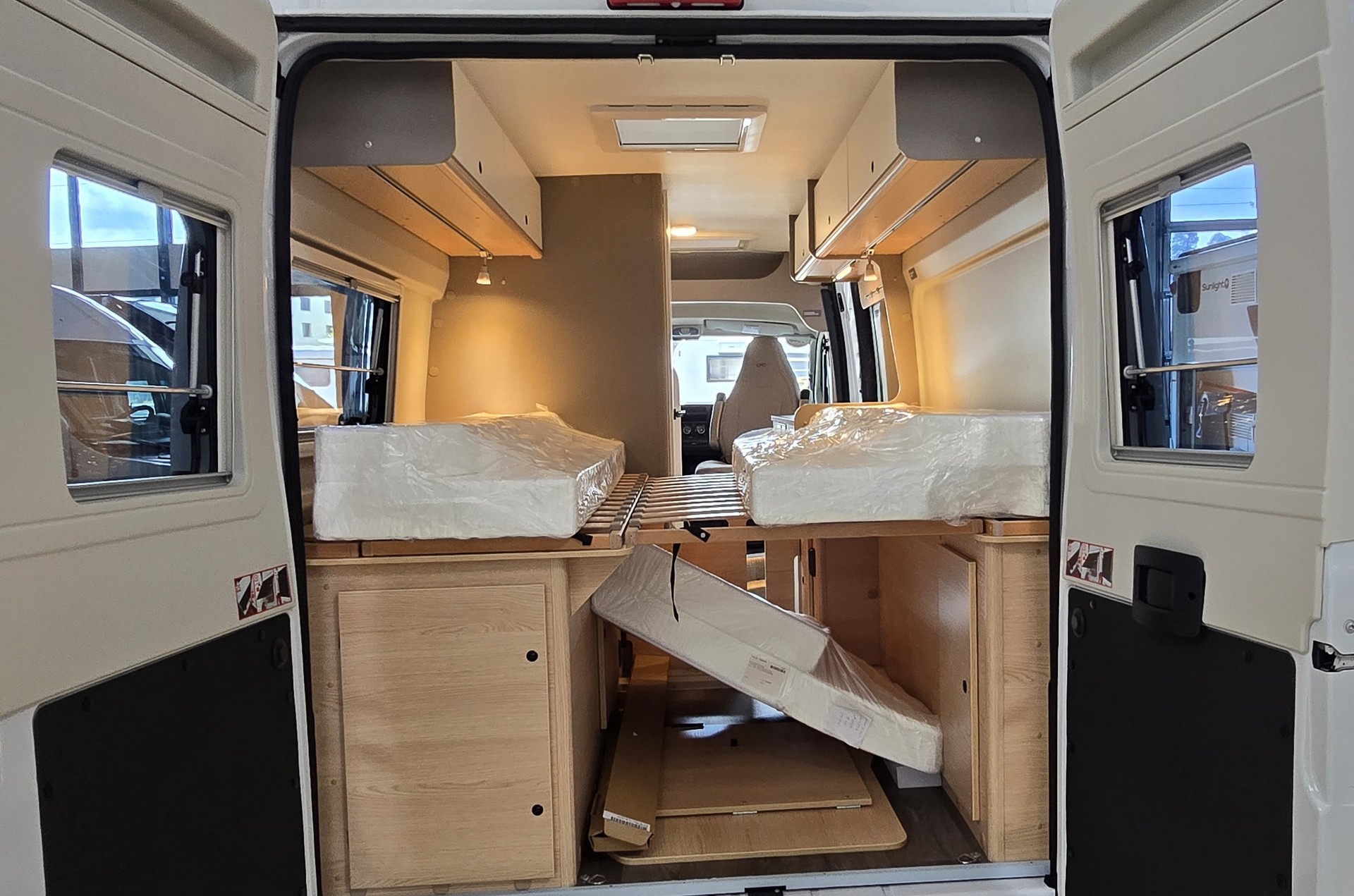 LMC Innovan Pure 640 *MJ26* Citroen Jumper 2.2BlueHdi 140PS-image-3