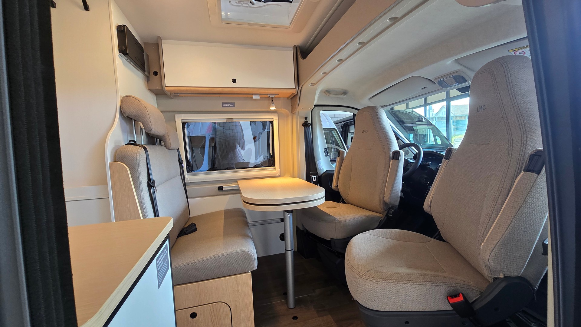 LMC Innovan Pure 640 *MJ26* Citroen Jumper 2.2BlueHdi 140PS-image-8