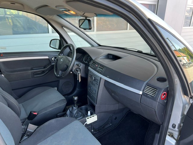 OPEL Meriva 1.6i-16 TP Cosmo-image-16