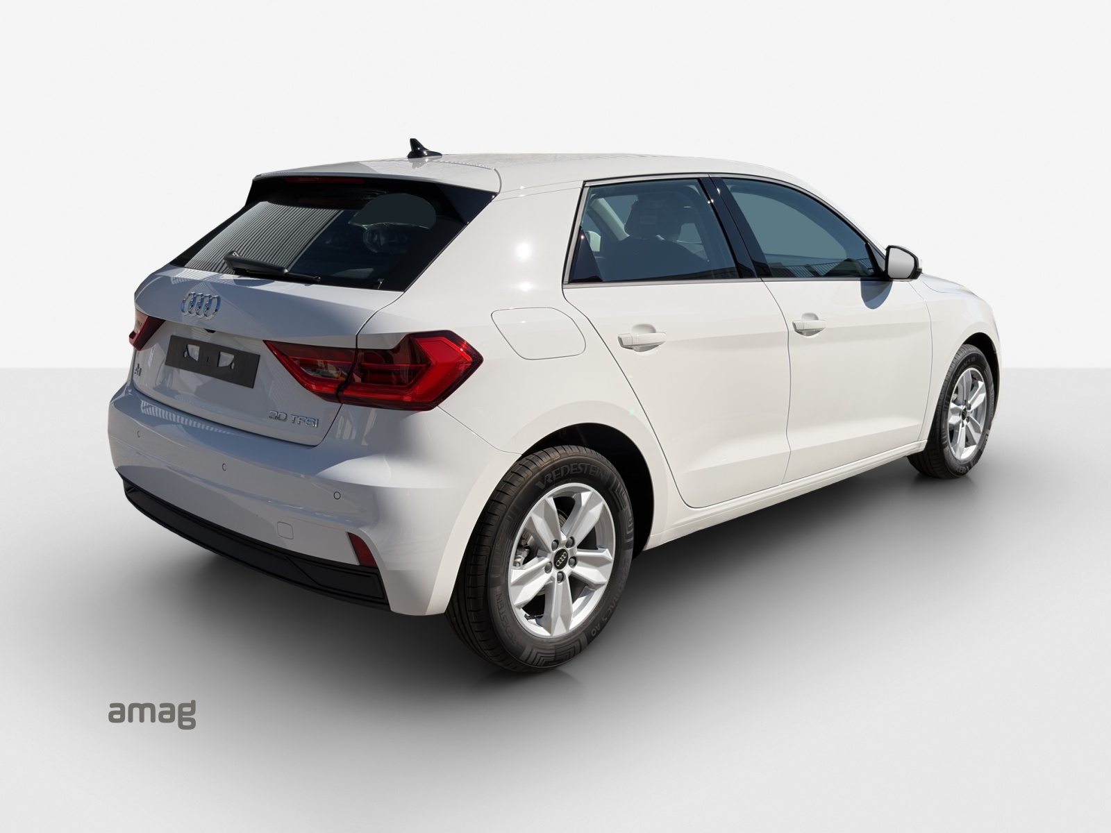 AUDI A1 Sportback 30 TFSI Attraction S-tronic-image-4