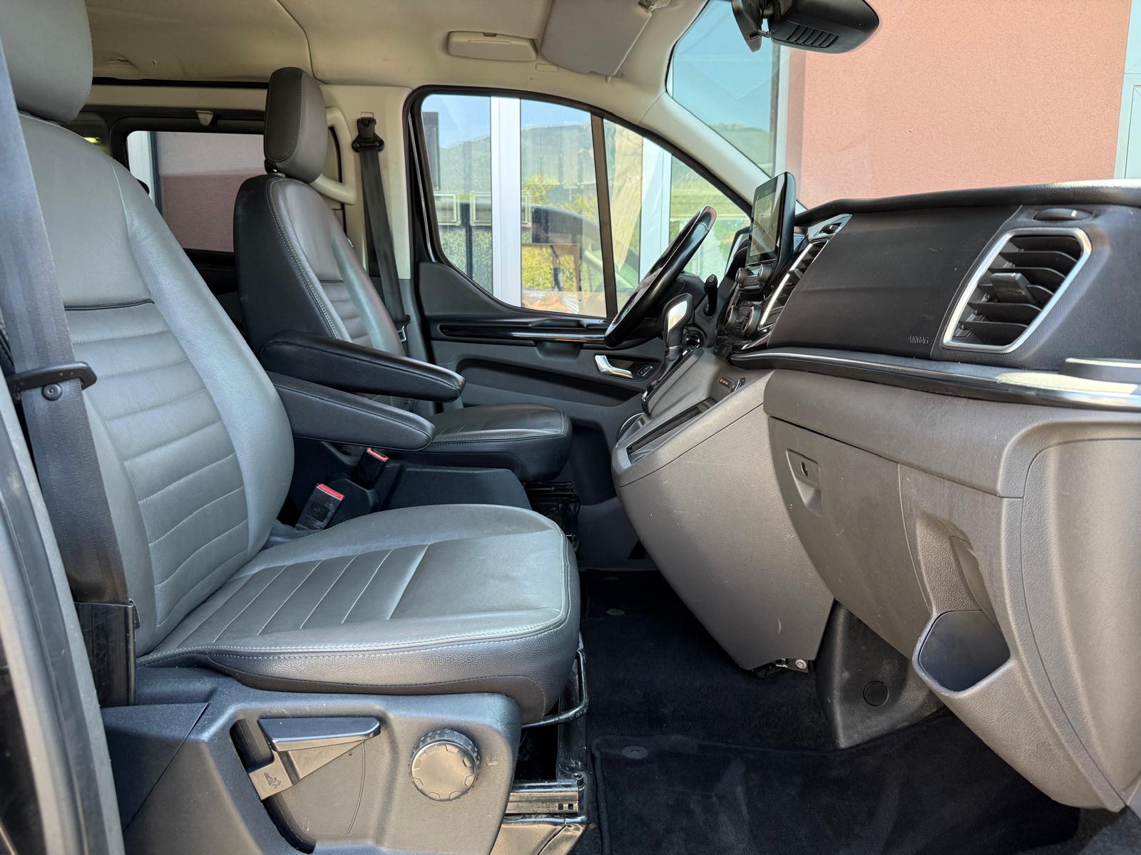 FORD Tourneo Custom 310 L1H1 Titanium SelectShift A-image-8
