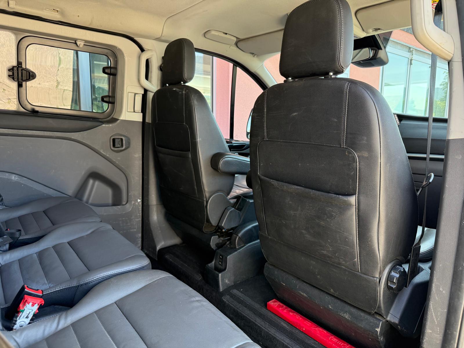 FORD Tourneo Custom 310 L1H1 Titanium SelectShift A-image-11
