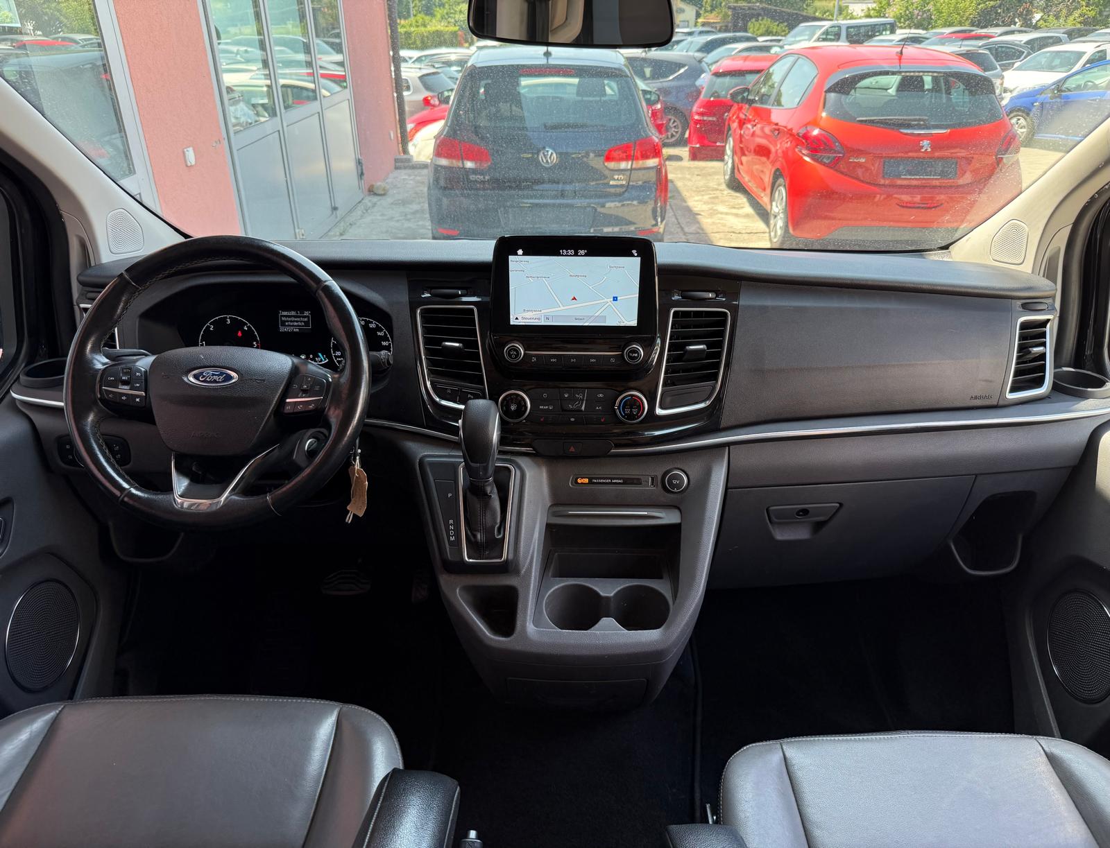 FORD Tourneo Custom 310 L1H1 Titanium SelectShift A-image-6