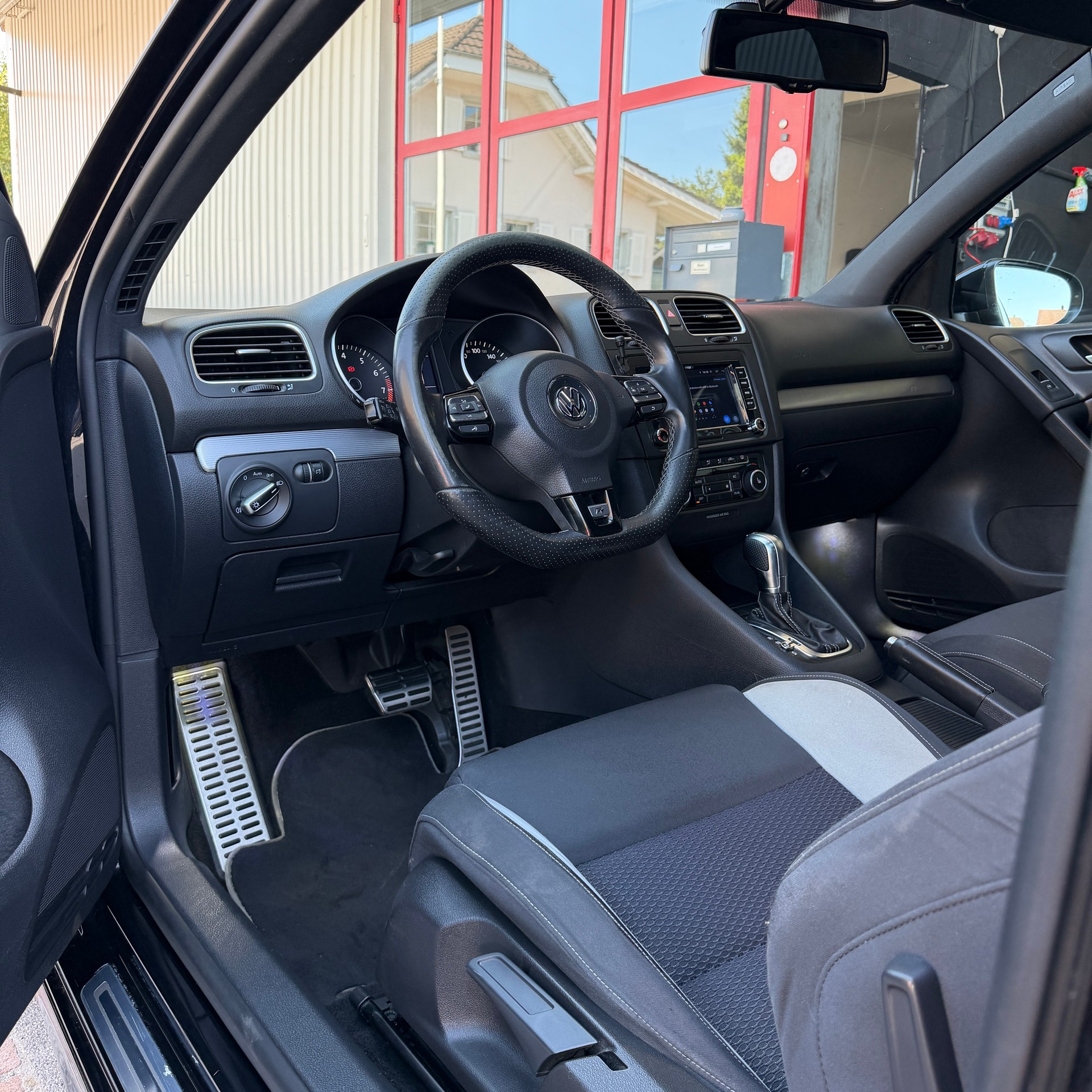 VW Golf 2.0 TSI R 4Motion DSG-image-7