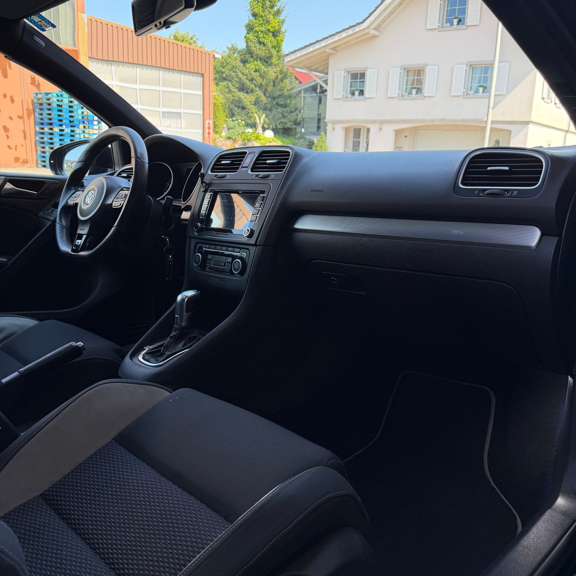 VW Golf 2.0 TSI R 4Motion DSG-image-11