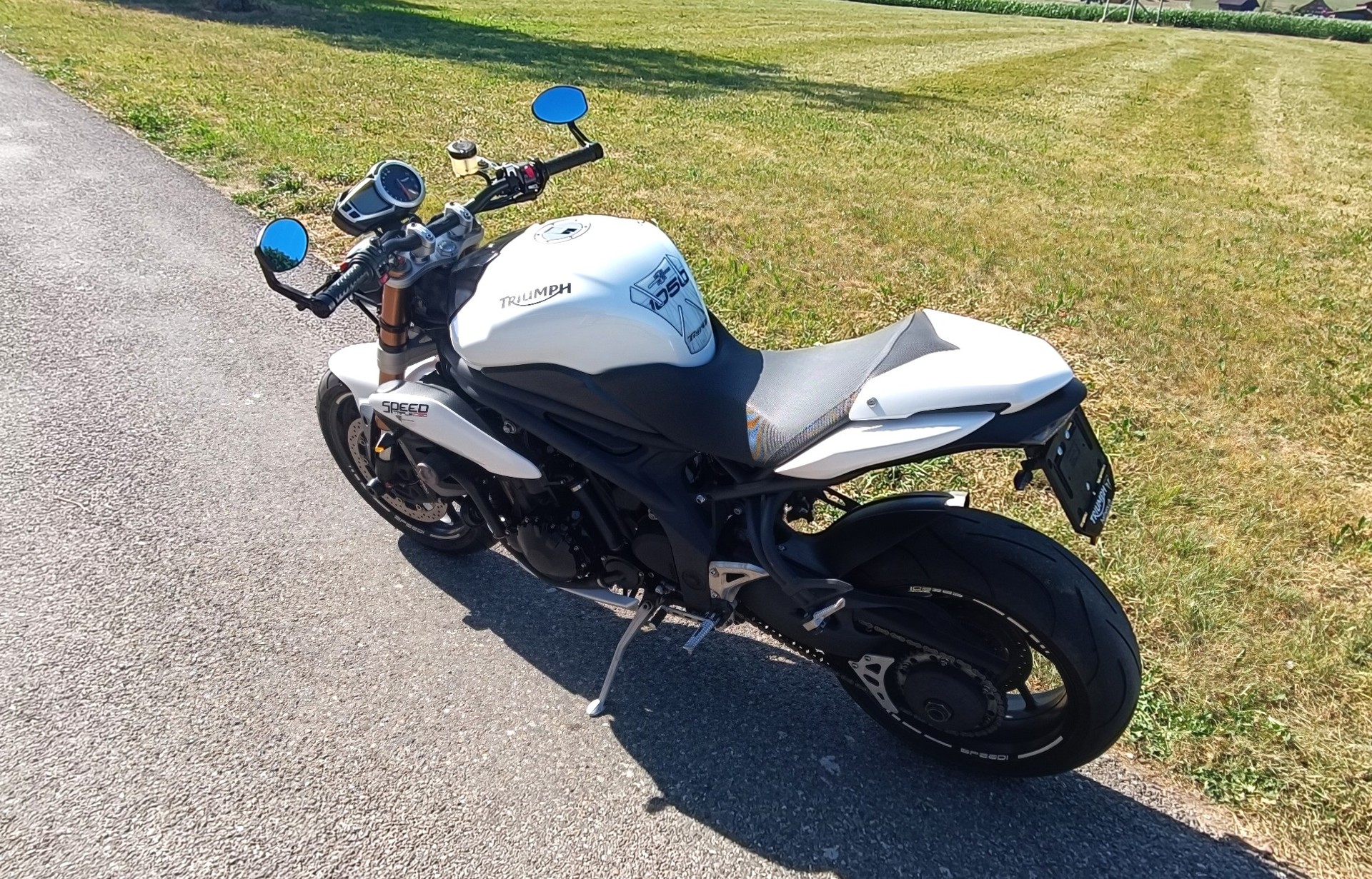 TRIUMPH Speed Triple 1050 ABS-image-3