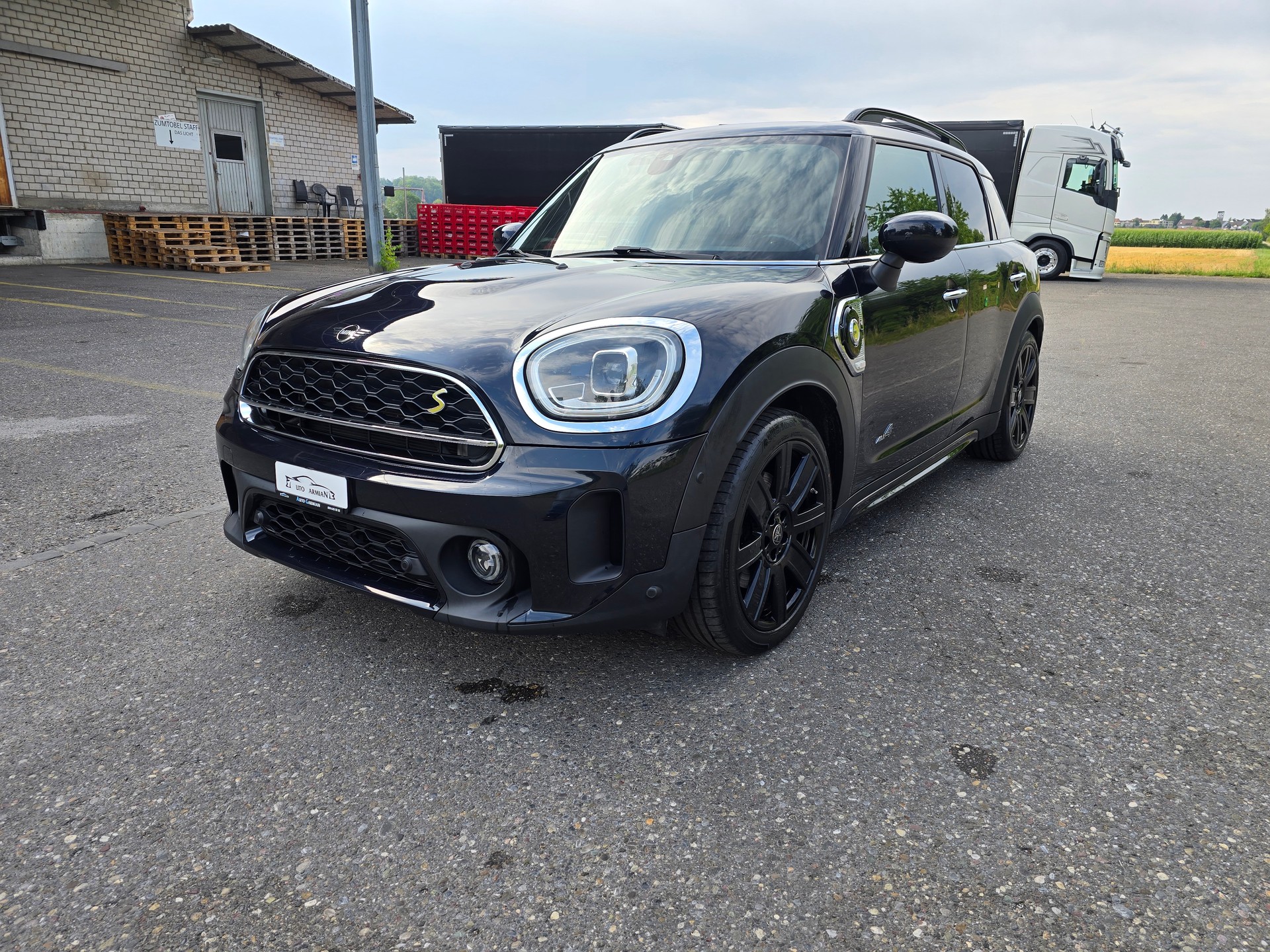 MINI Countryman Cooper SE Trafalgar ALL4 PHEV Steptronic-image-2