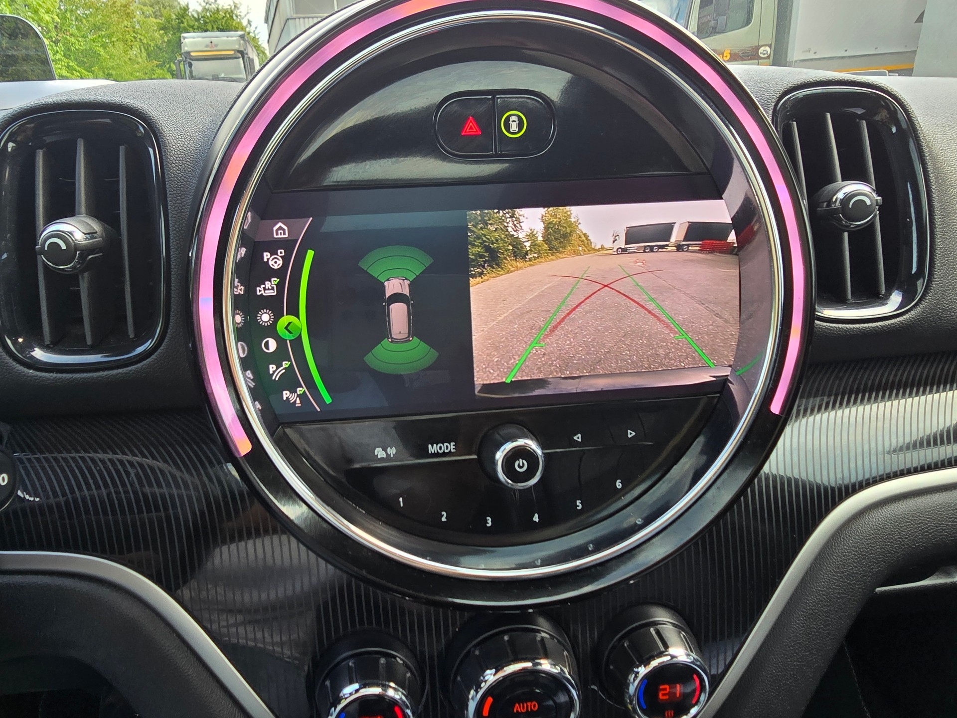 MINI Countryman Cooper SE Trafalgar ALL4 PHEV Steptronic-image-24