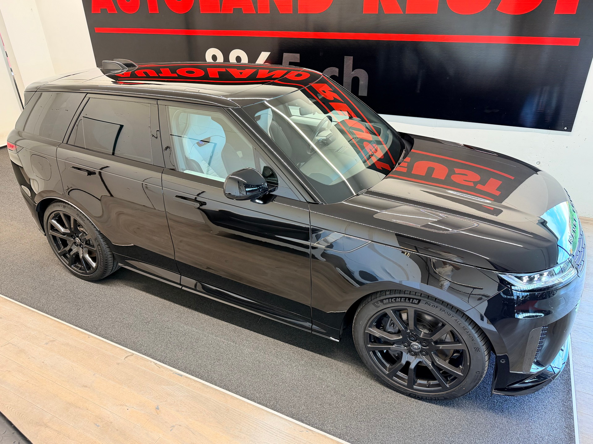 LAND ROVER Range Rover Sport P635 4.4 V8 SV Edition One-image-5