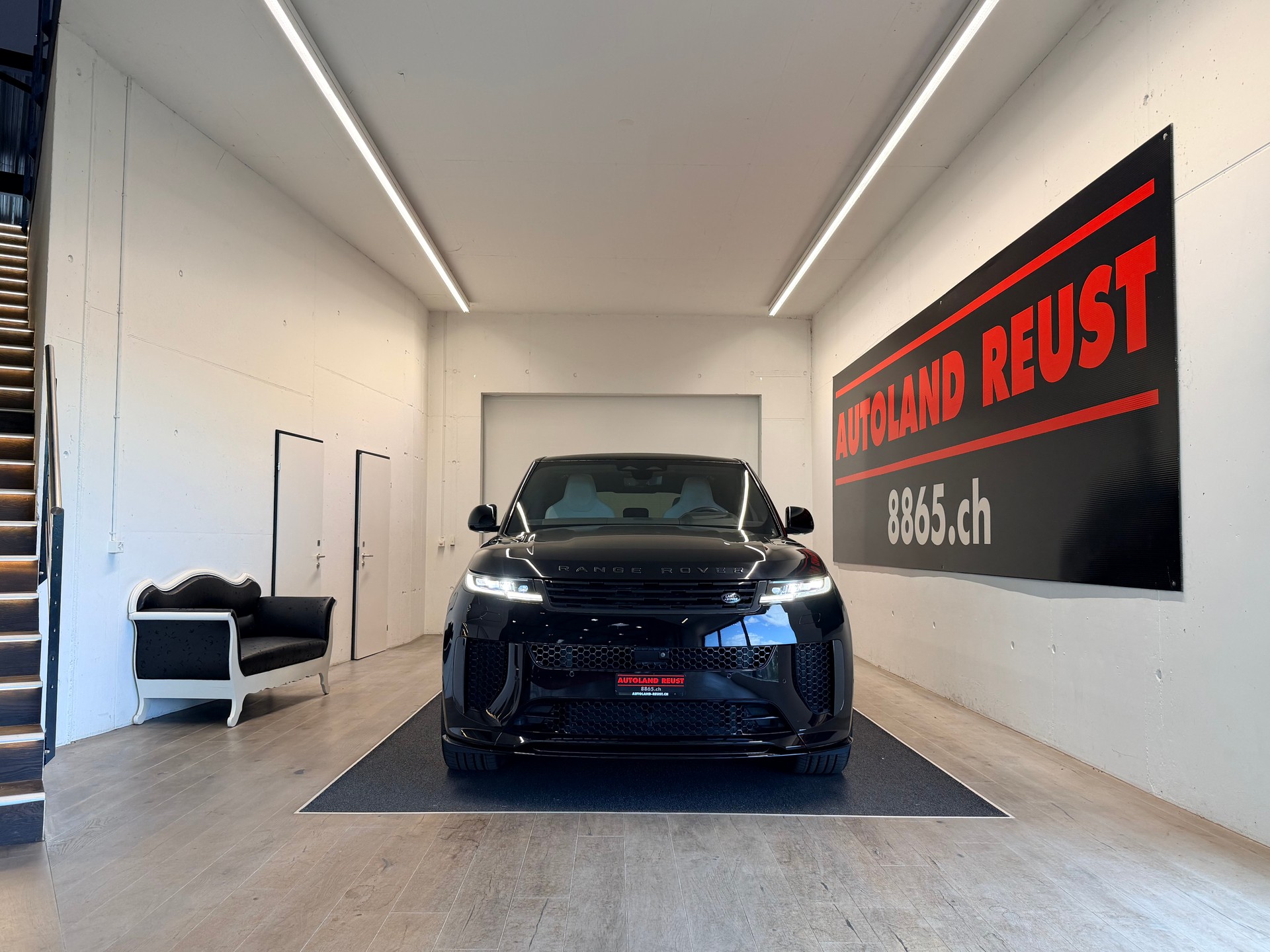 LAND ROVER Range Rover Sport P635 4.4 V8 SV Edition One-image-1