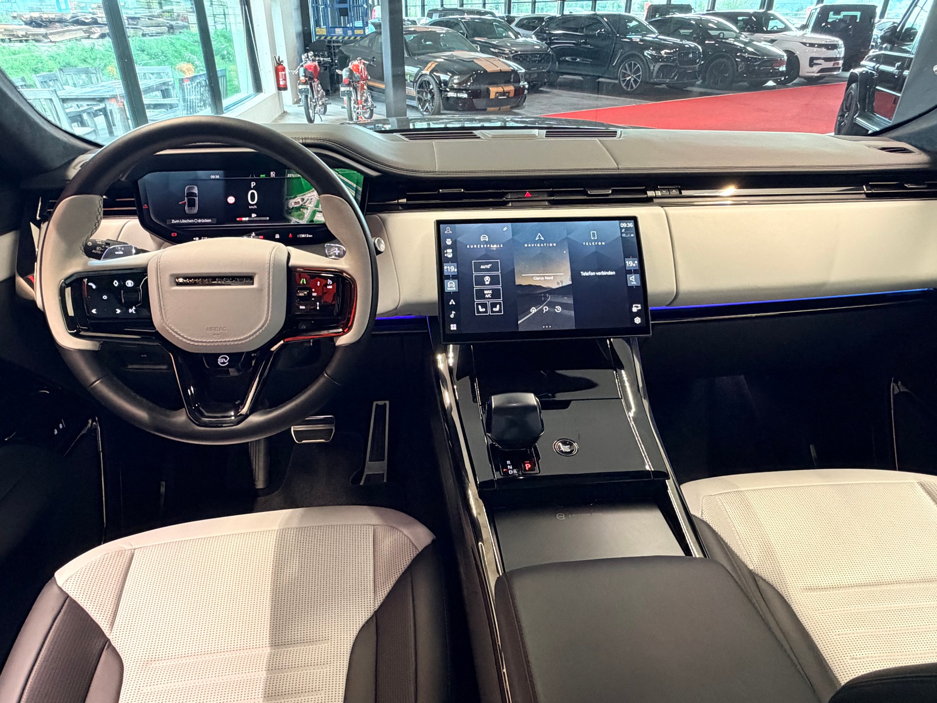 LAND ROVER Range Rover Sport P635 4.4 V8 SV Edition One-image-20