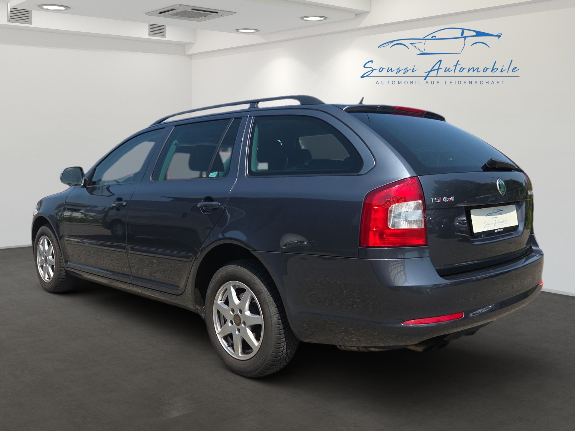 SKODA Octavia Combi 1.8 TSI Swiss Adventure 4x4-image-3