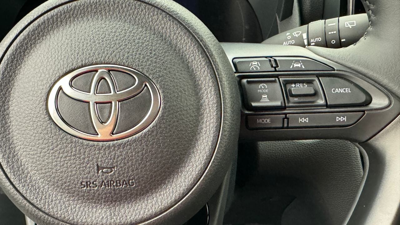 TOYOTA Yaris Cross 1.5 Style e-CVT-image-9