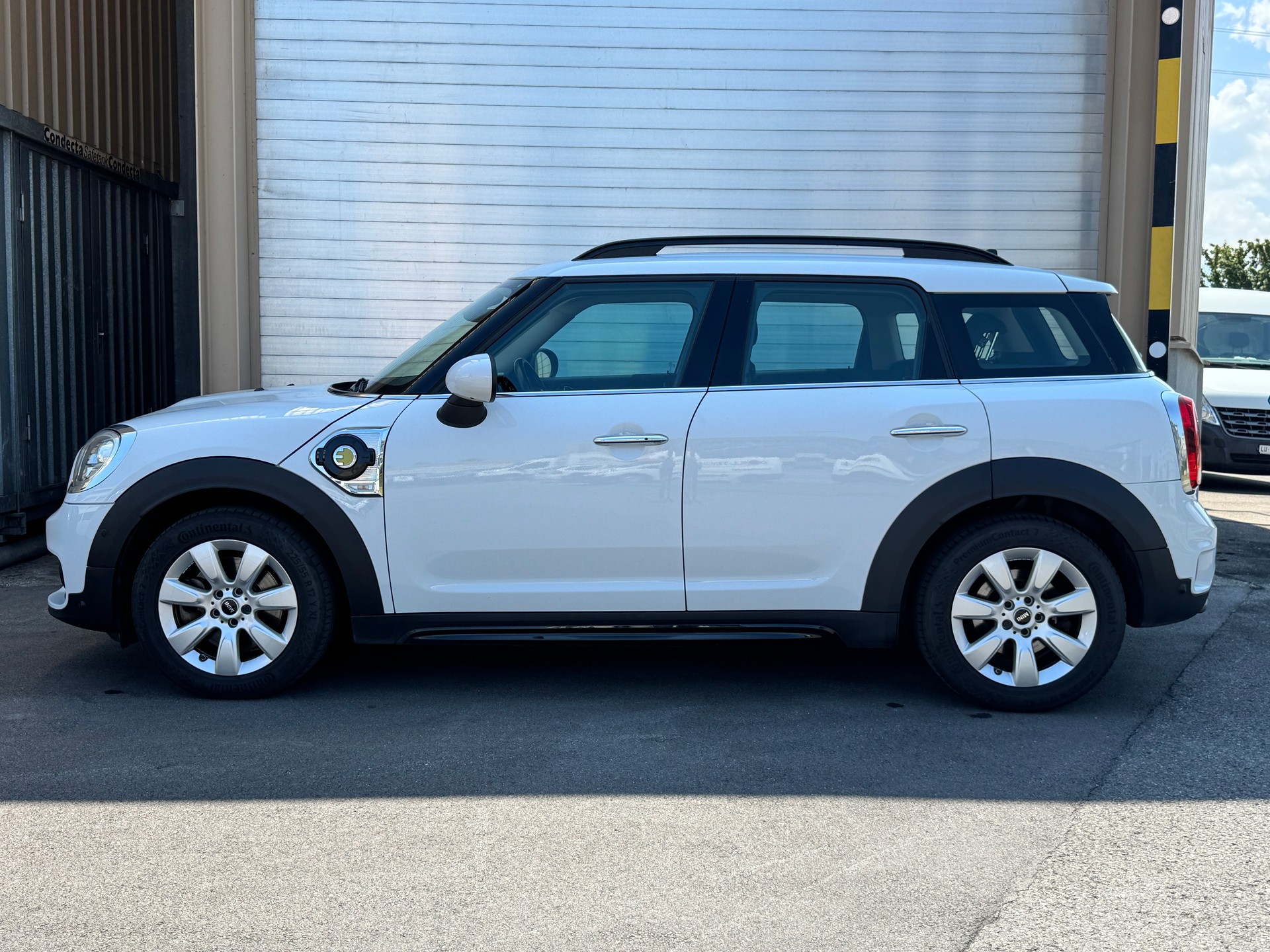 MINI Countryman Cooper S E ALL4 Steptronic-image-2