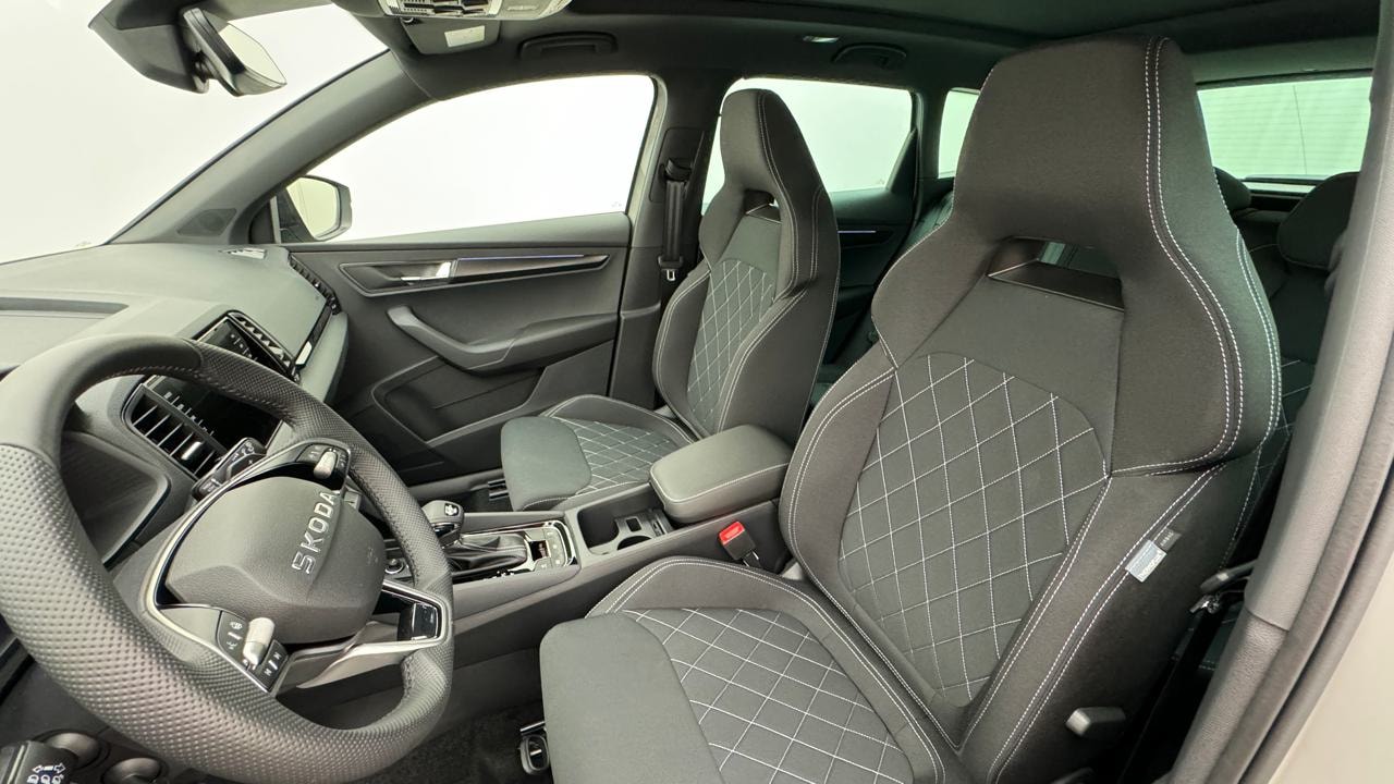 SKODA Karoq 2.0 TSI SportLine 4x4 DSG-image-4