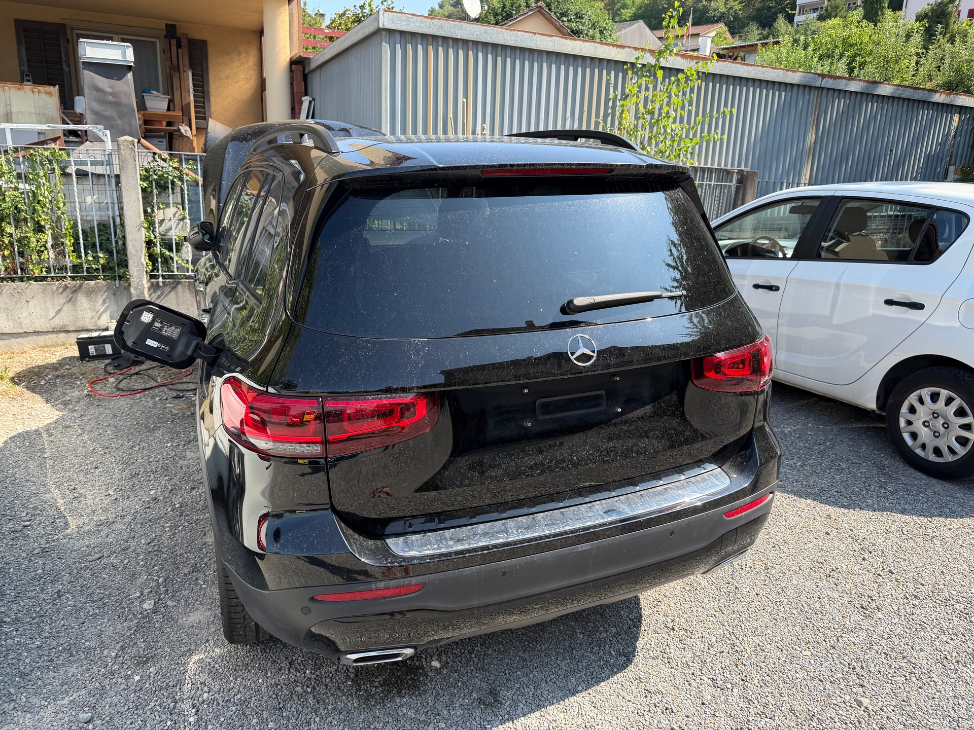 MERCEDES-BENZ GLB 250 4Matic AMG Line 8G-Tronic-image-3