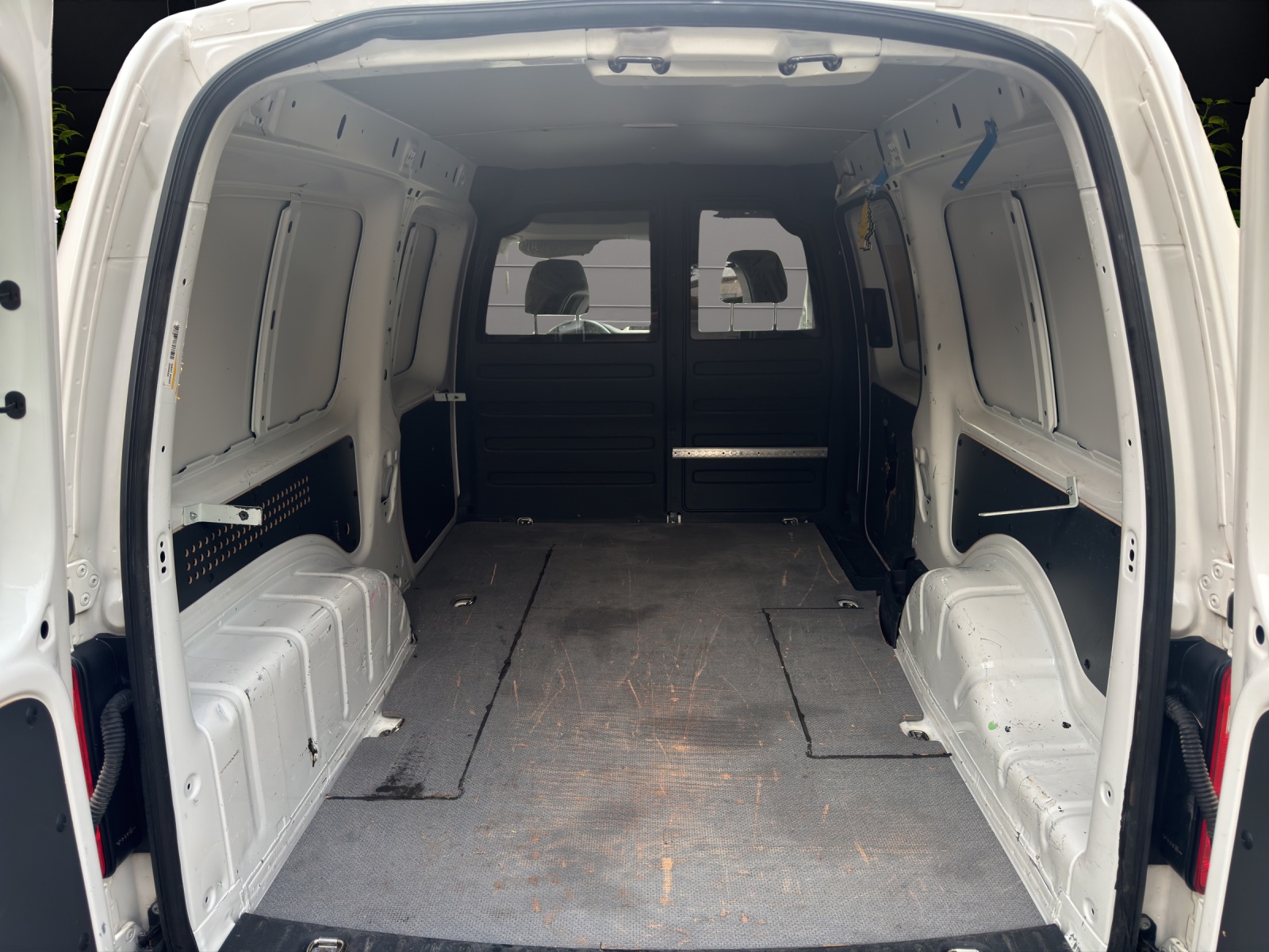 VW Caddy Maxi 2.0TDI * Frisch ab MFK & ab Service * Zahnriemen neu ersetz.-image-16