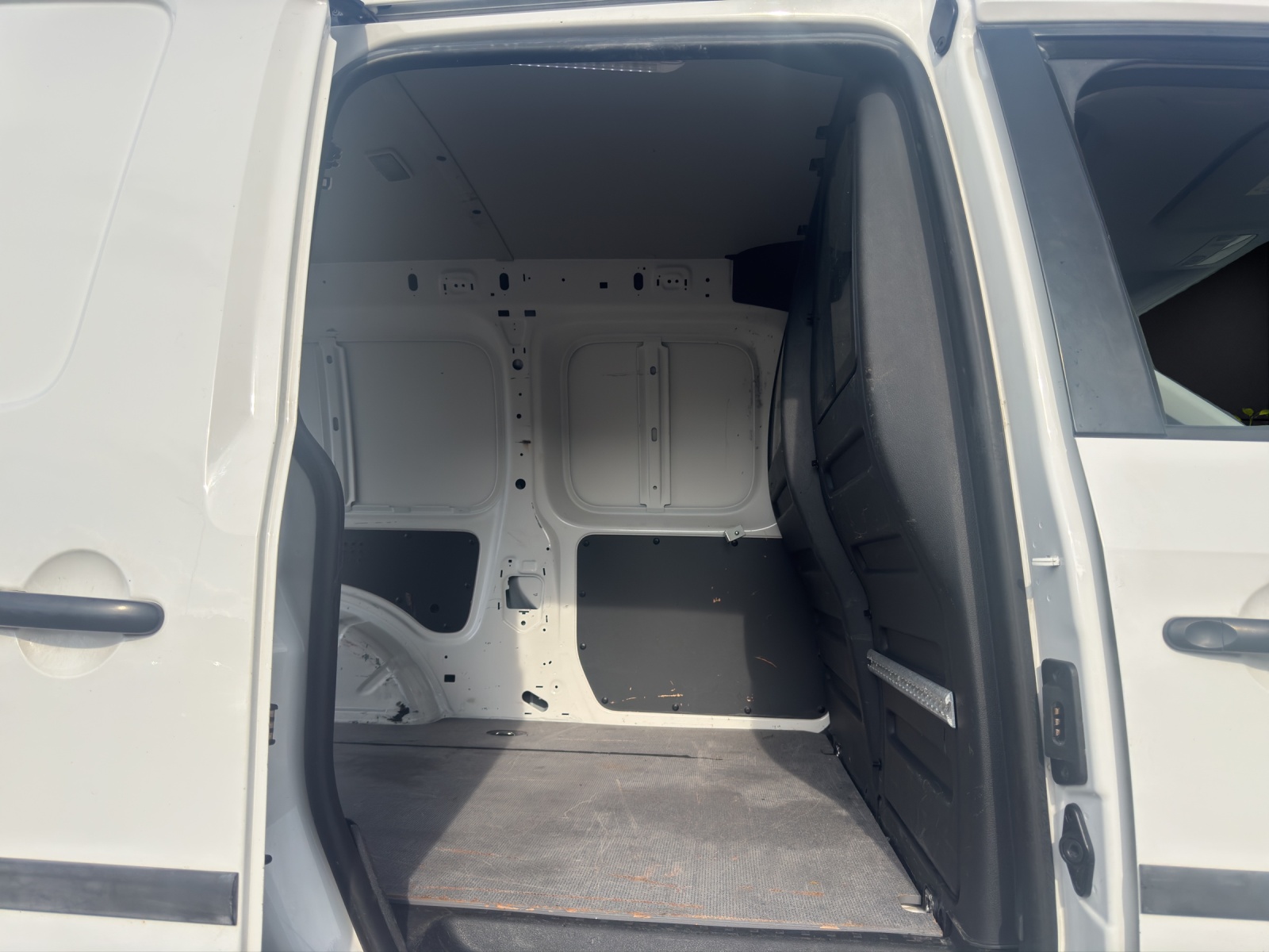 VW Caddy Maxi 2.0TDI * Frisch ab MFK & ab Service * Zahnriemen neu ersetz.-image-14