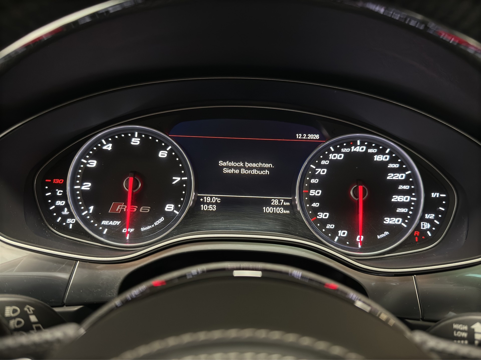 AUDI RS6 Avant 4.0 TFSI V8 performance quattro-image-22
