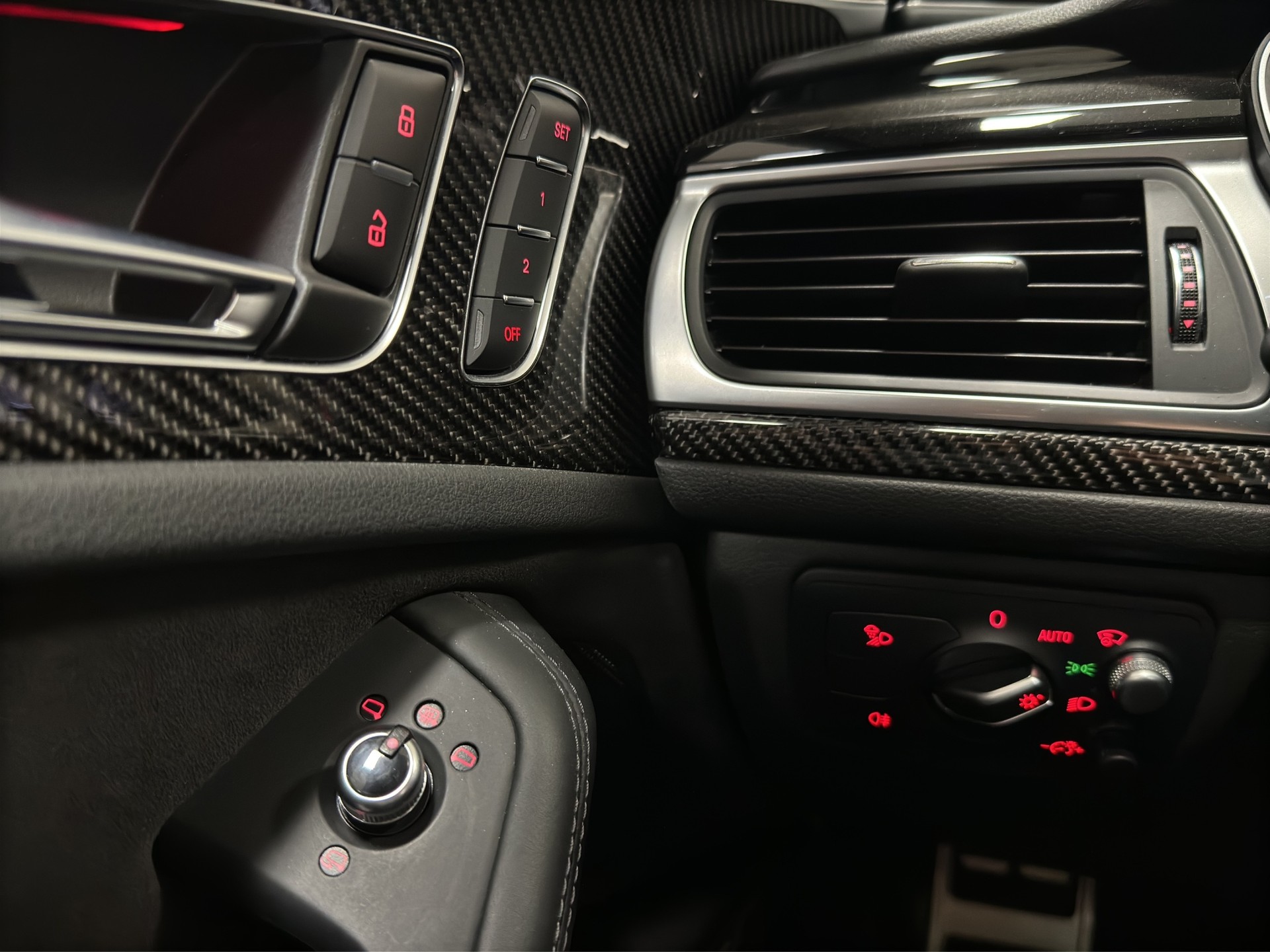 AUDI RS6 Avant 4.0 TFSI V8 performance quattro-image-27