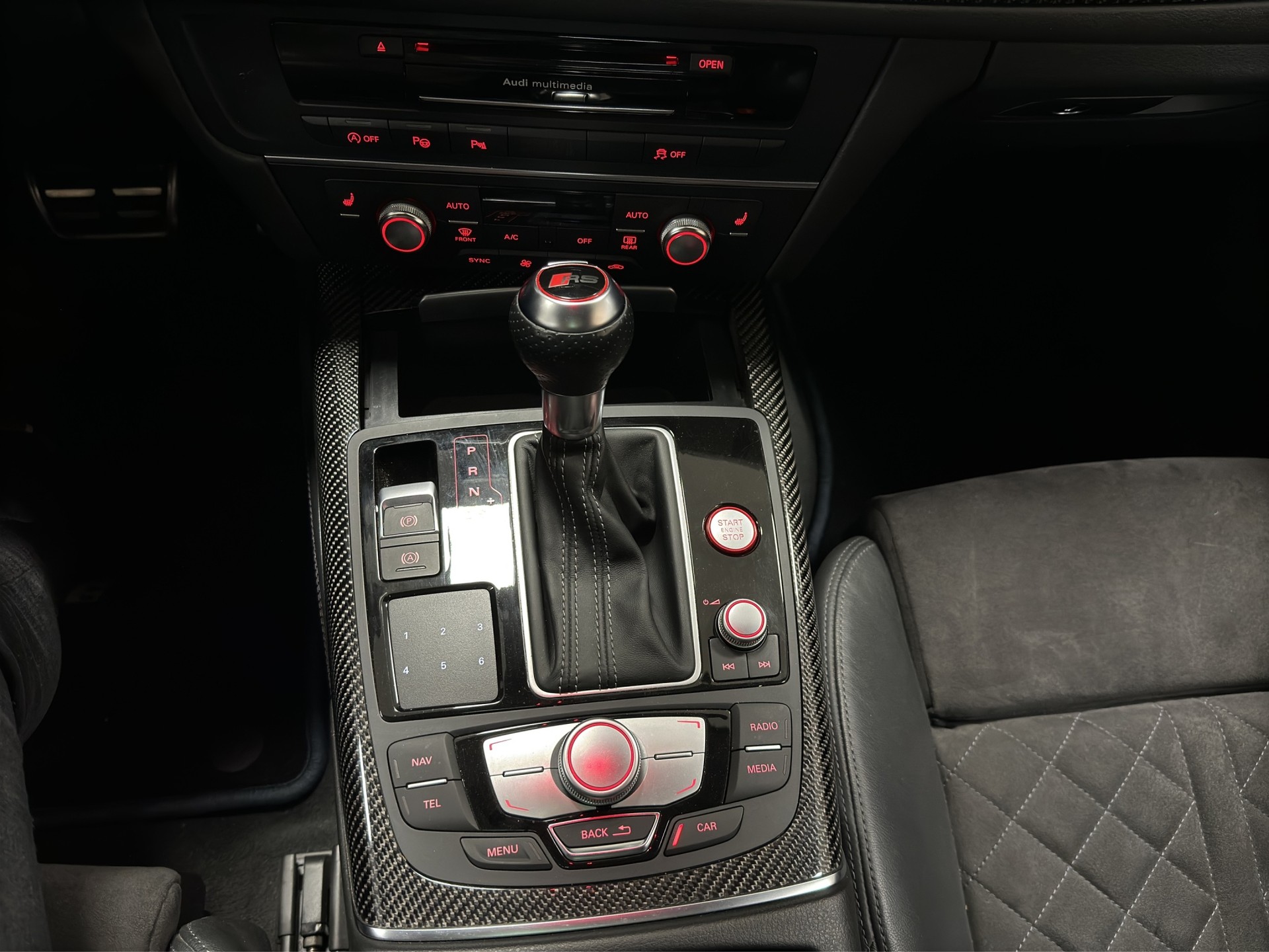 AUDI RS6 Avant 4.0 TFSI V8 performance quattro-image-23