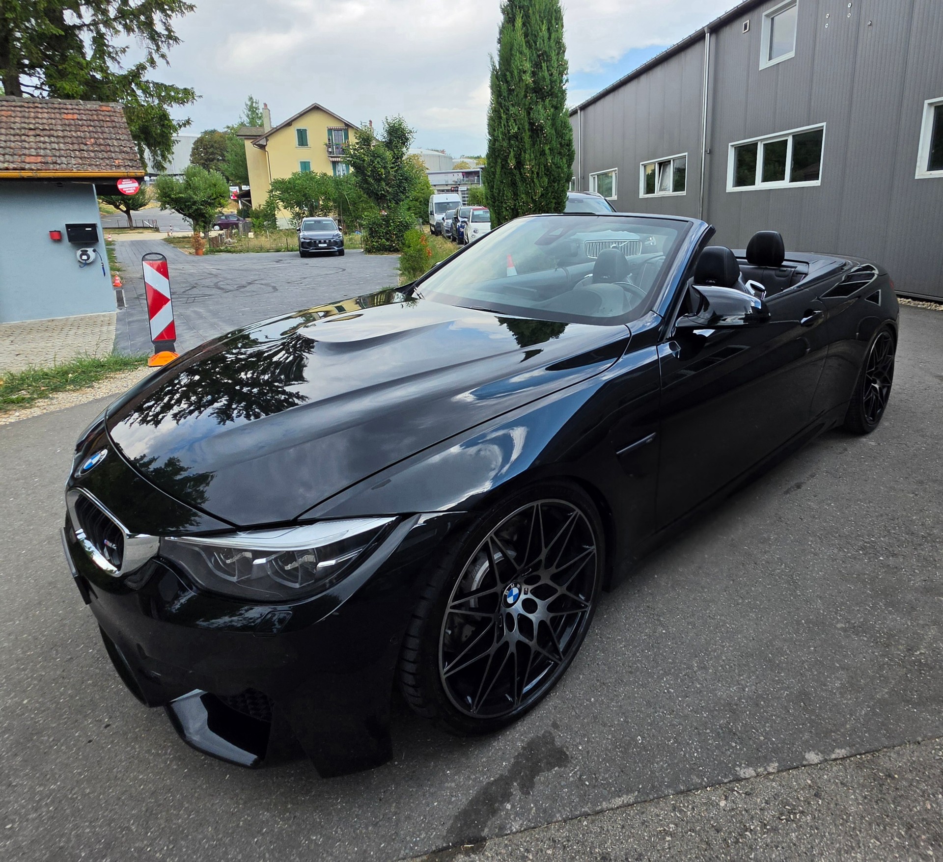 BMW M4 Cabriolet Drivelogic M Competition-image-0