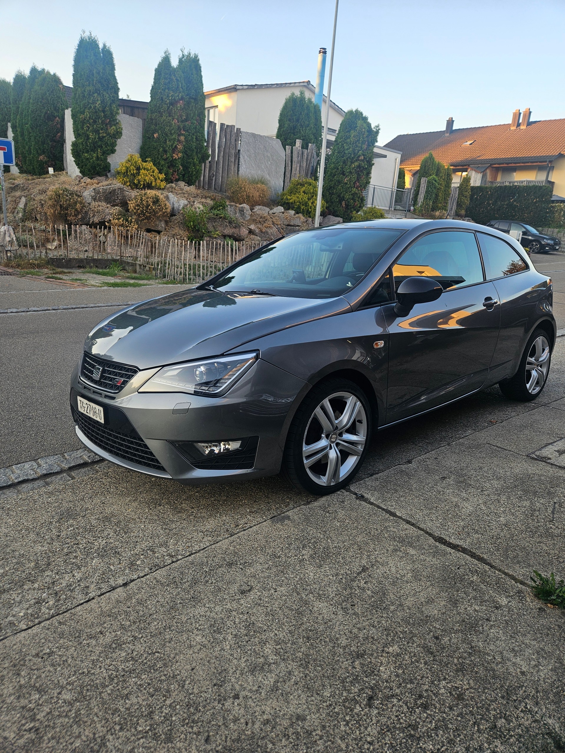 SEAT Ibiza SC 1.4 TSI Cupra DSG-image-6