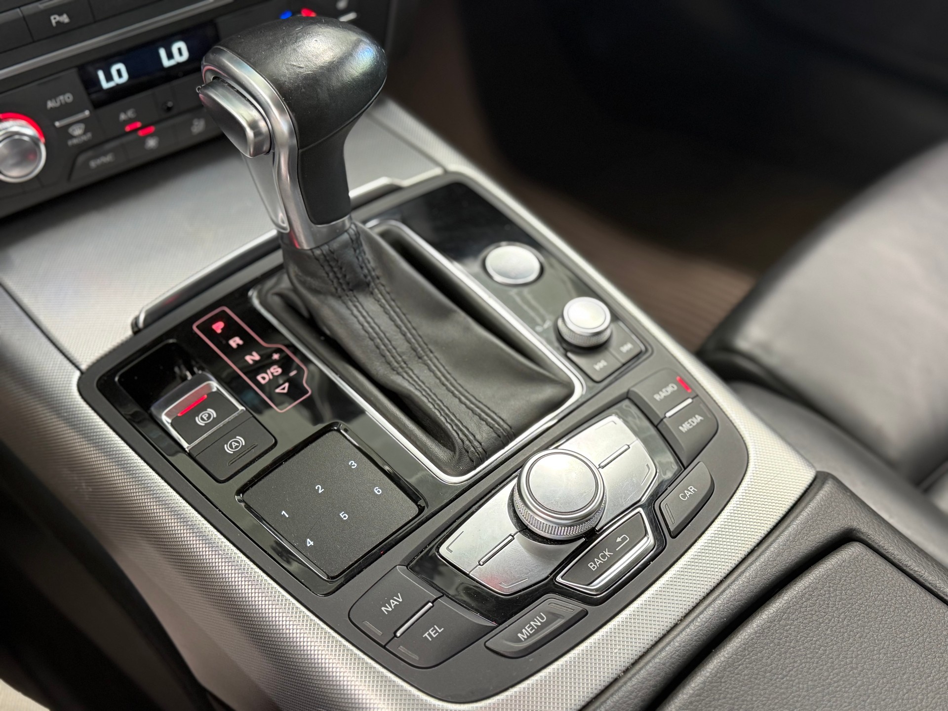 AUDI A6 allroad 3.0 BiTDI V6 quattro tiptronic-image-16