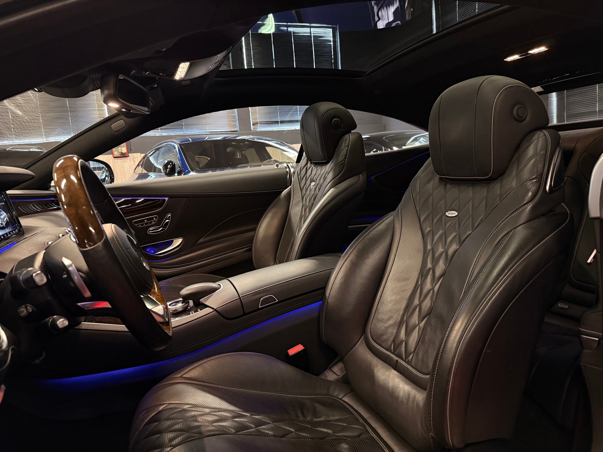 MERCEDES-BENZ S 500 Coupé 4Matic Excellence / Frisch ab MFK + Service / ** Designo **-image-21