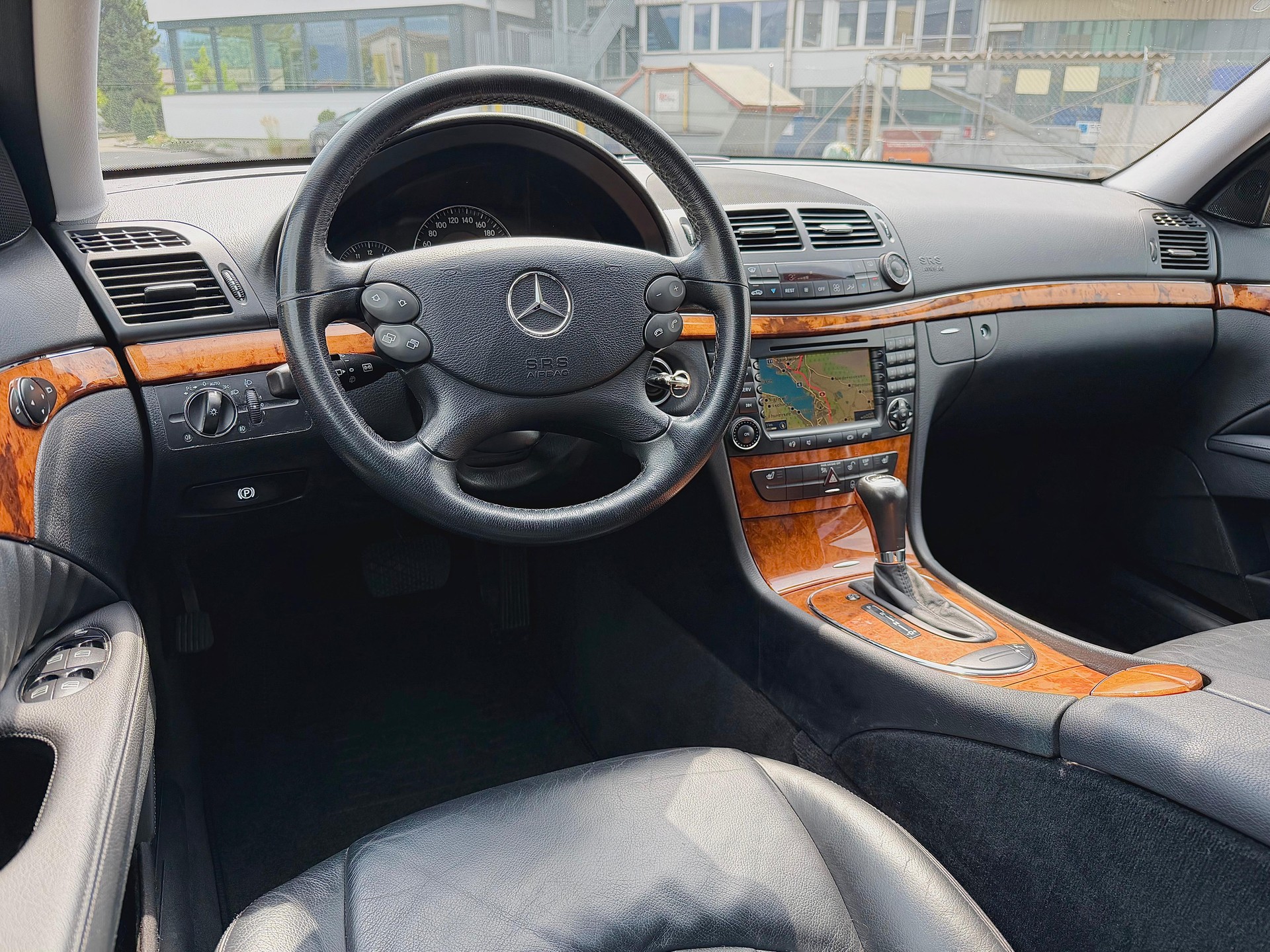 MERCEDES-BENZ E 200 Kompressor Elégance-image-7