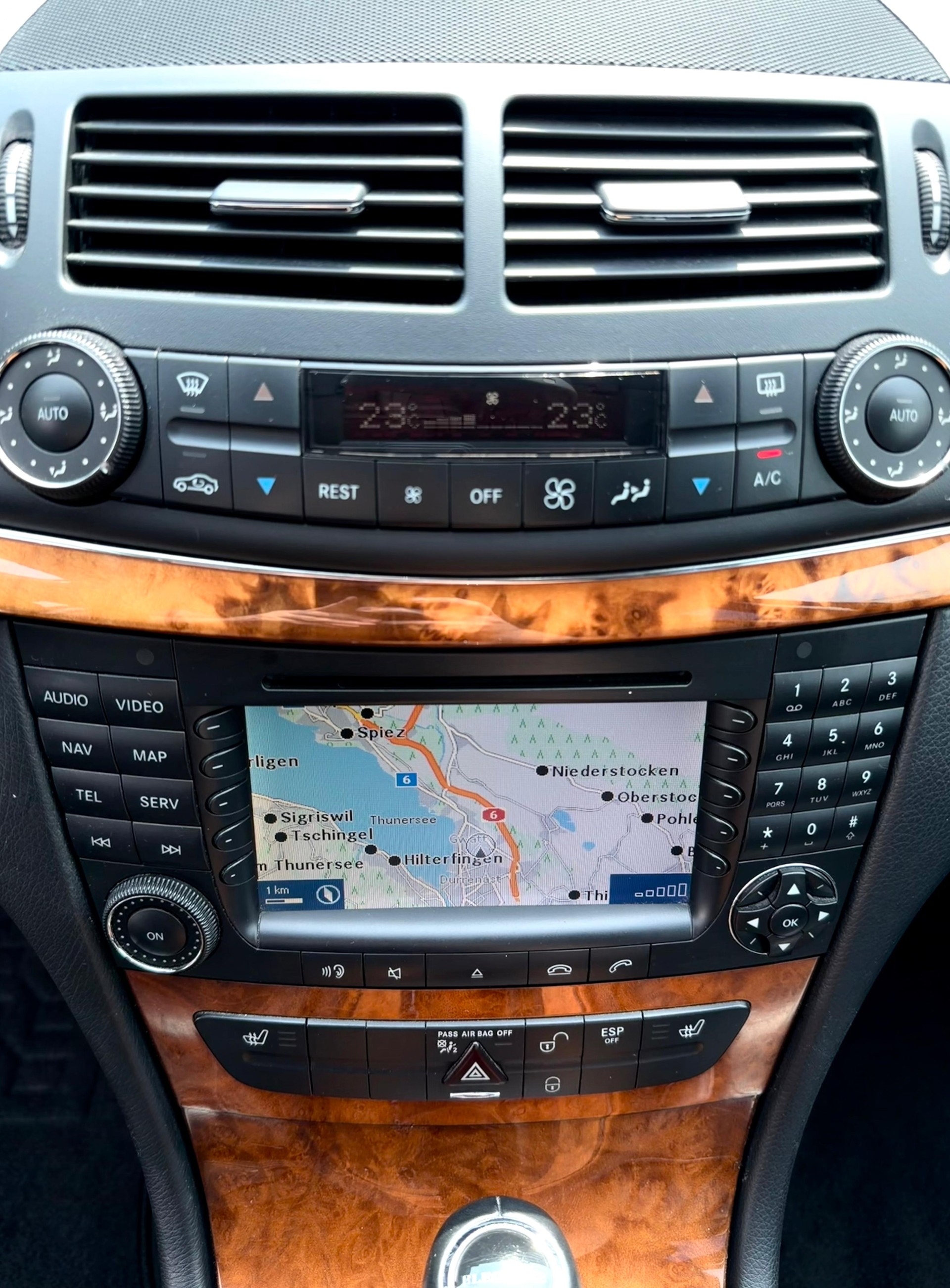 MERCEDES-BENZ E 200 Kompressor Elégance-image-11