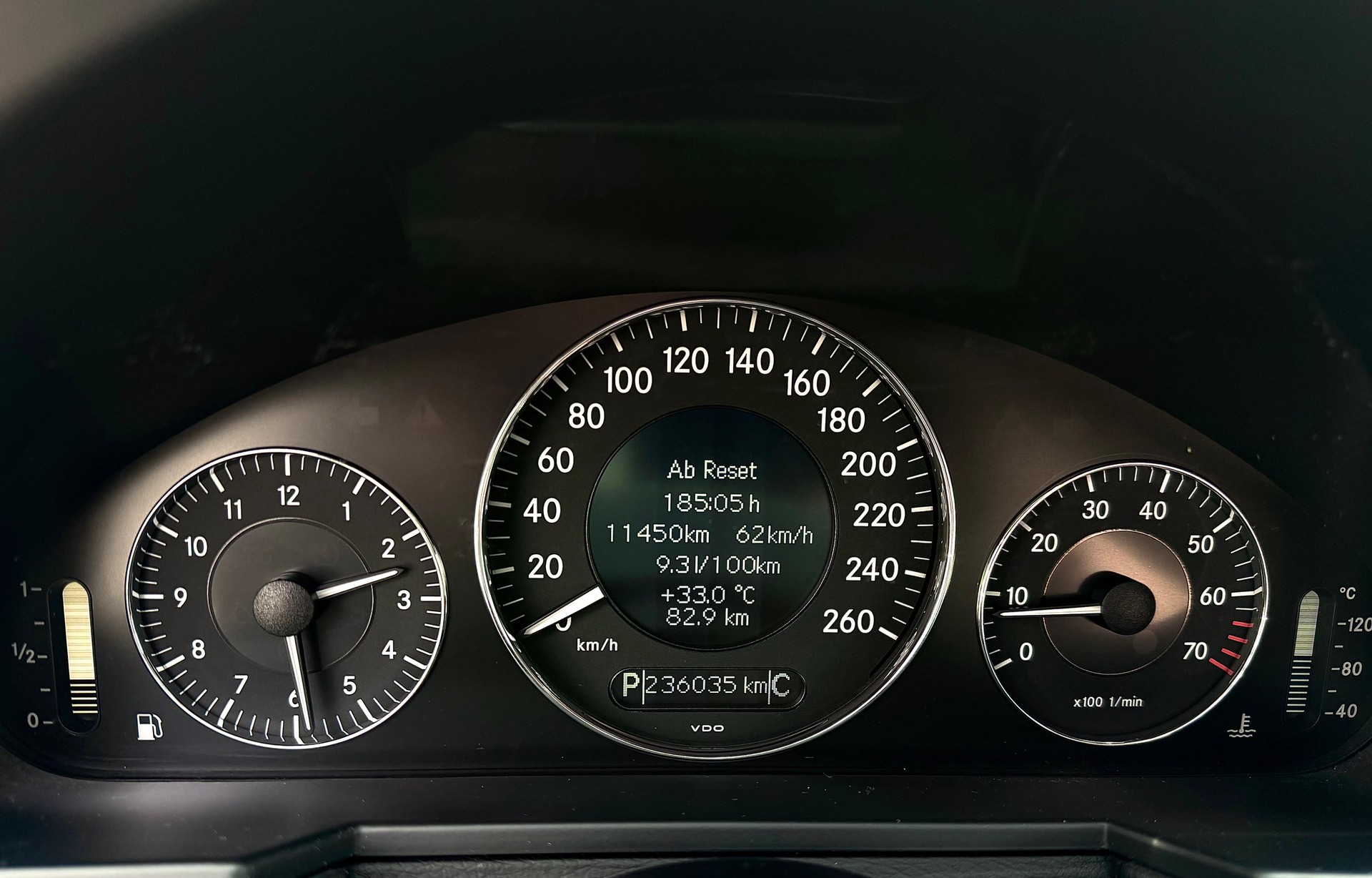 MERCEDES-BENZ E 200 Kompressor Elégance-image-19