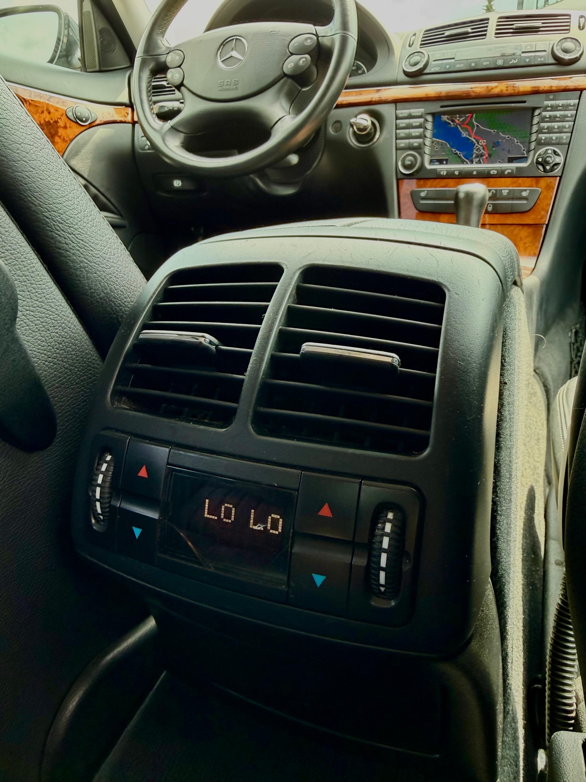 MERCEDES-BENZ E 200 Kompressor Elégance-image-16