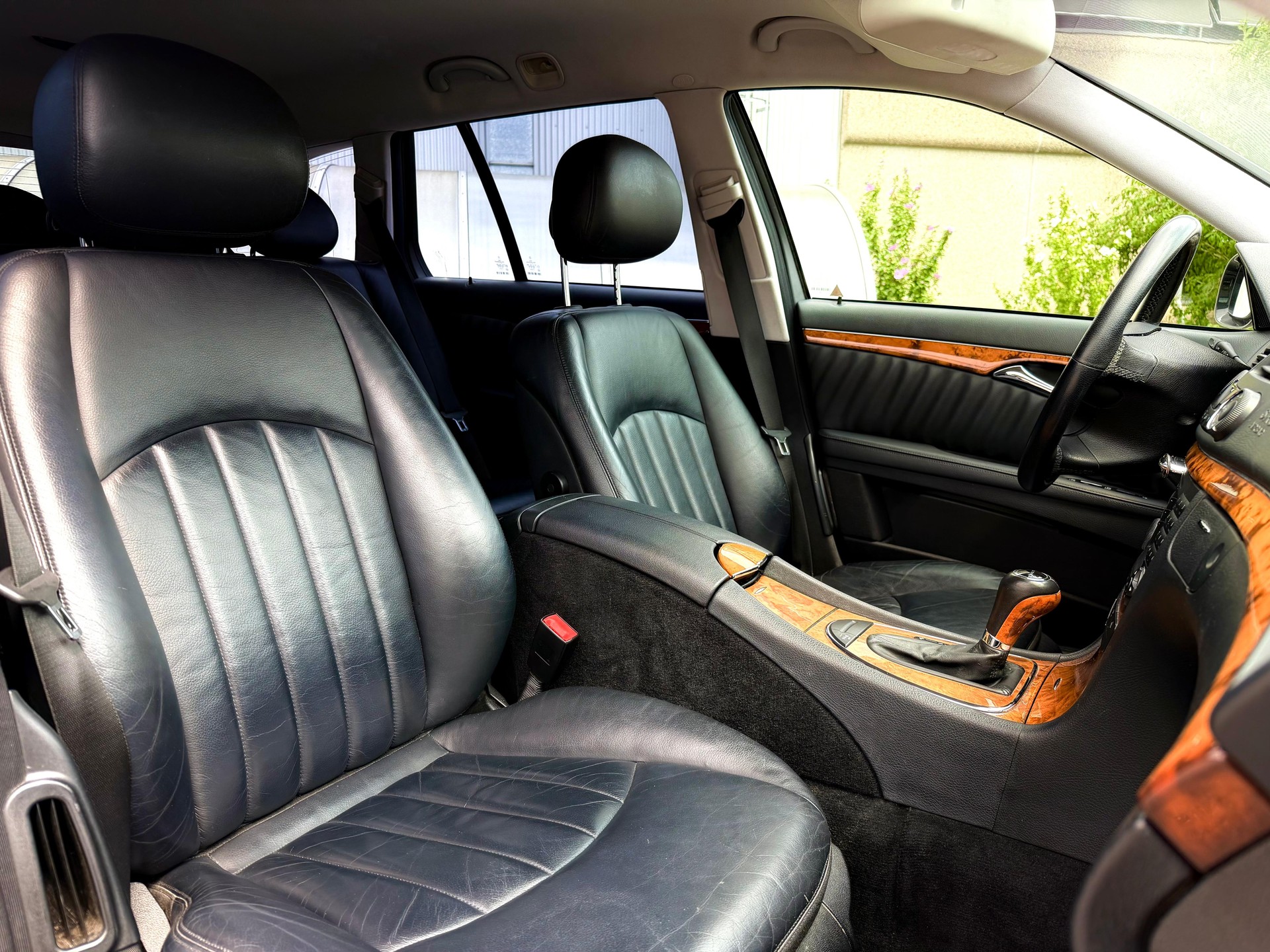 MERCEDES-BENZ E 200 Kompressor Elégance-image-13
